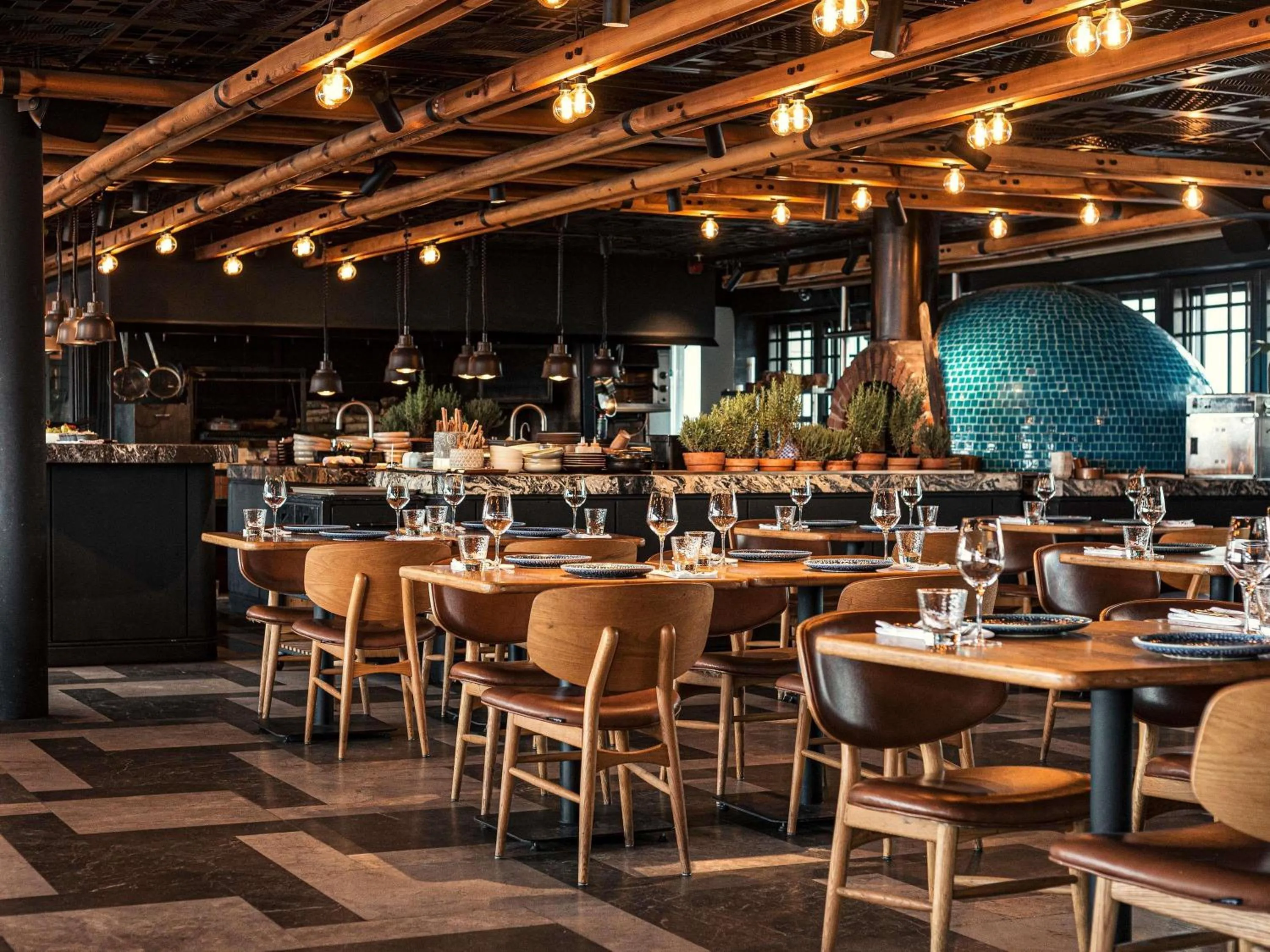 Restaurant/places to eat in Novotel Istanbul Bosphorus Hotel