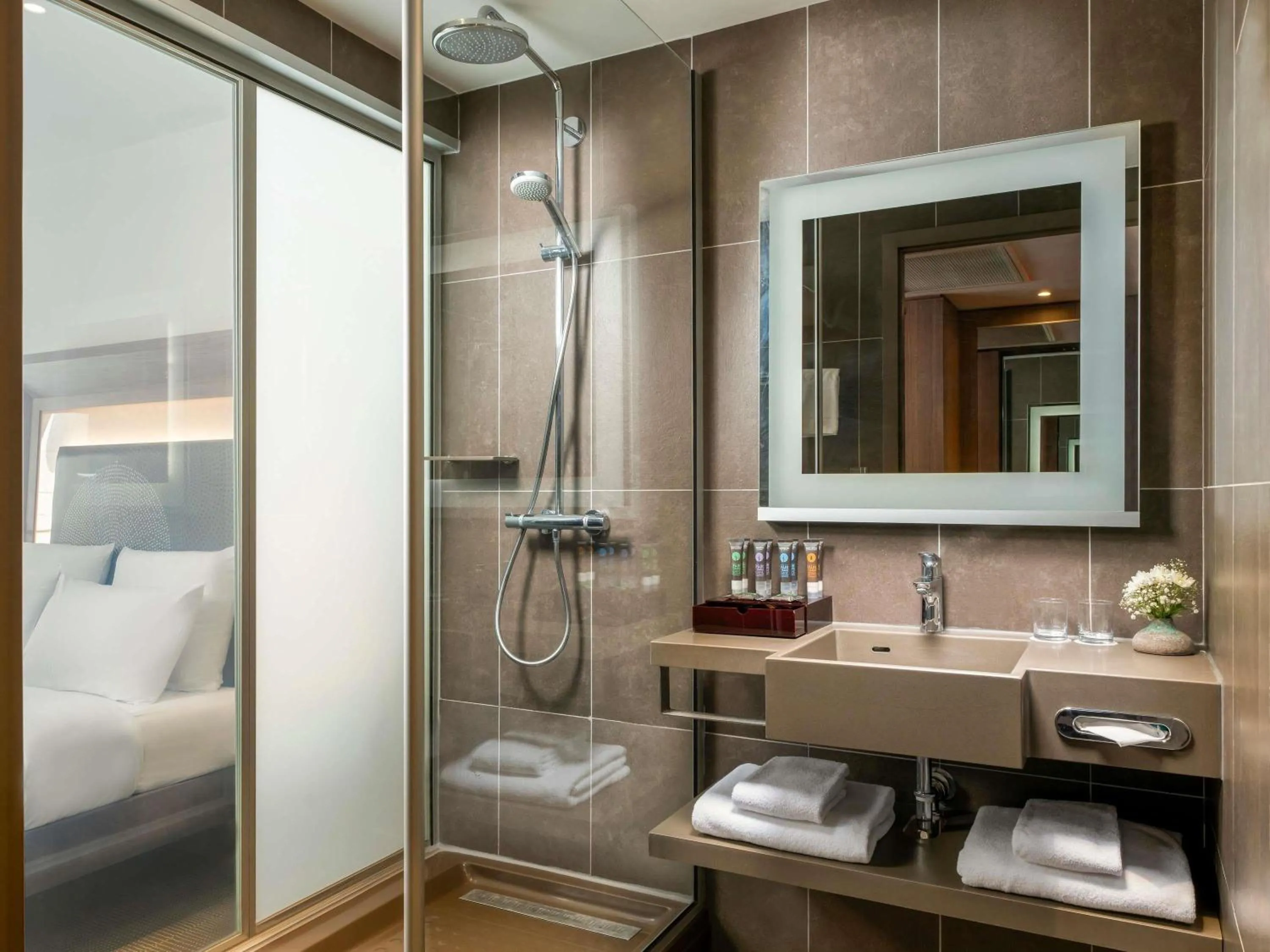 Bedroom, Bed in Novotel Istanbul Bosphorus Hotel