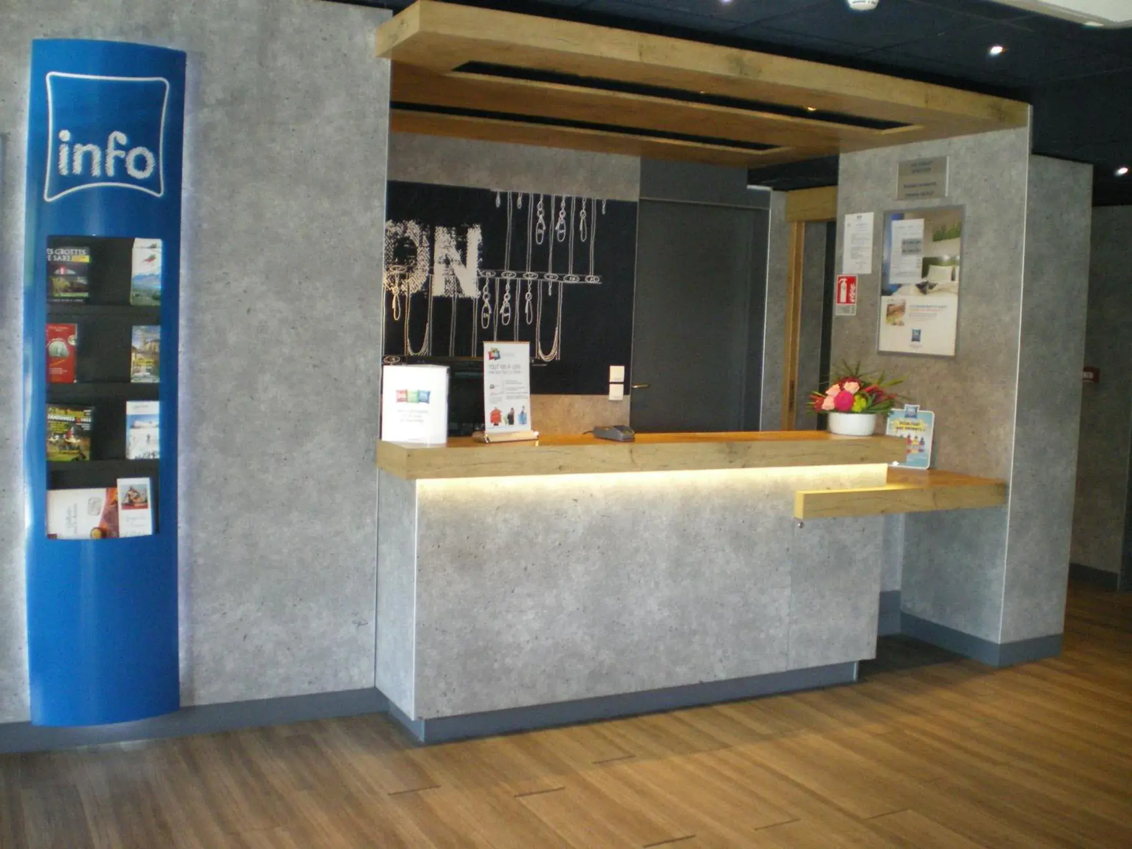 Lobby or reception in IBIS BUDGET Biarritz - Anglet Lobby or reception in IBIS BUDGET Biarritz - Anglet
