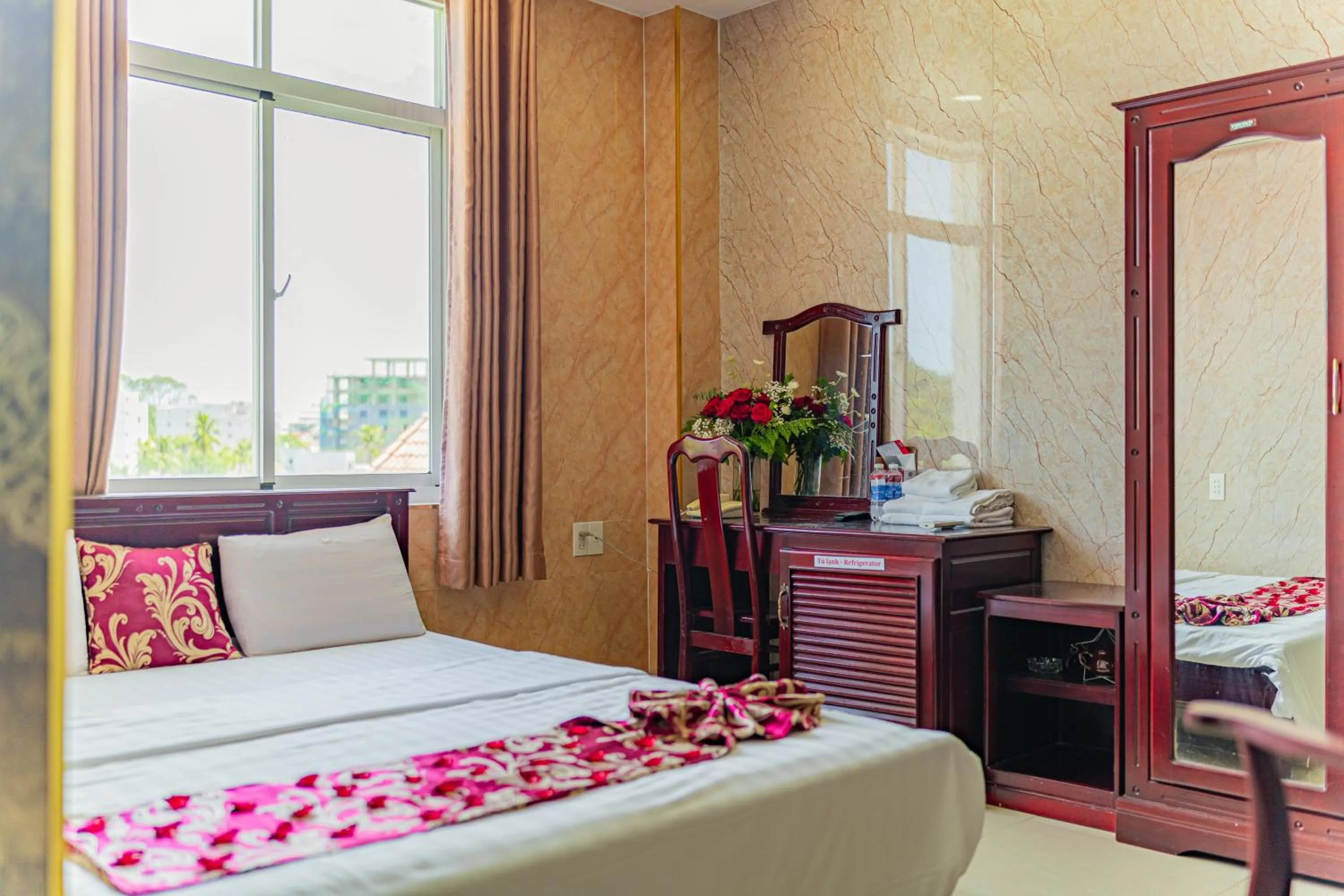 Bed in Thi Long Phụng Hotel