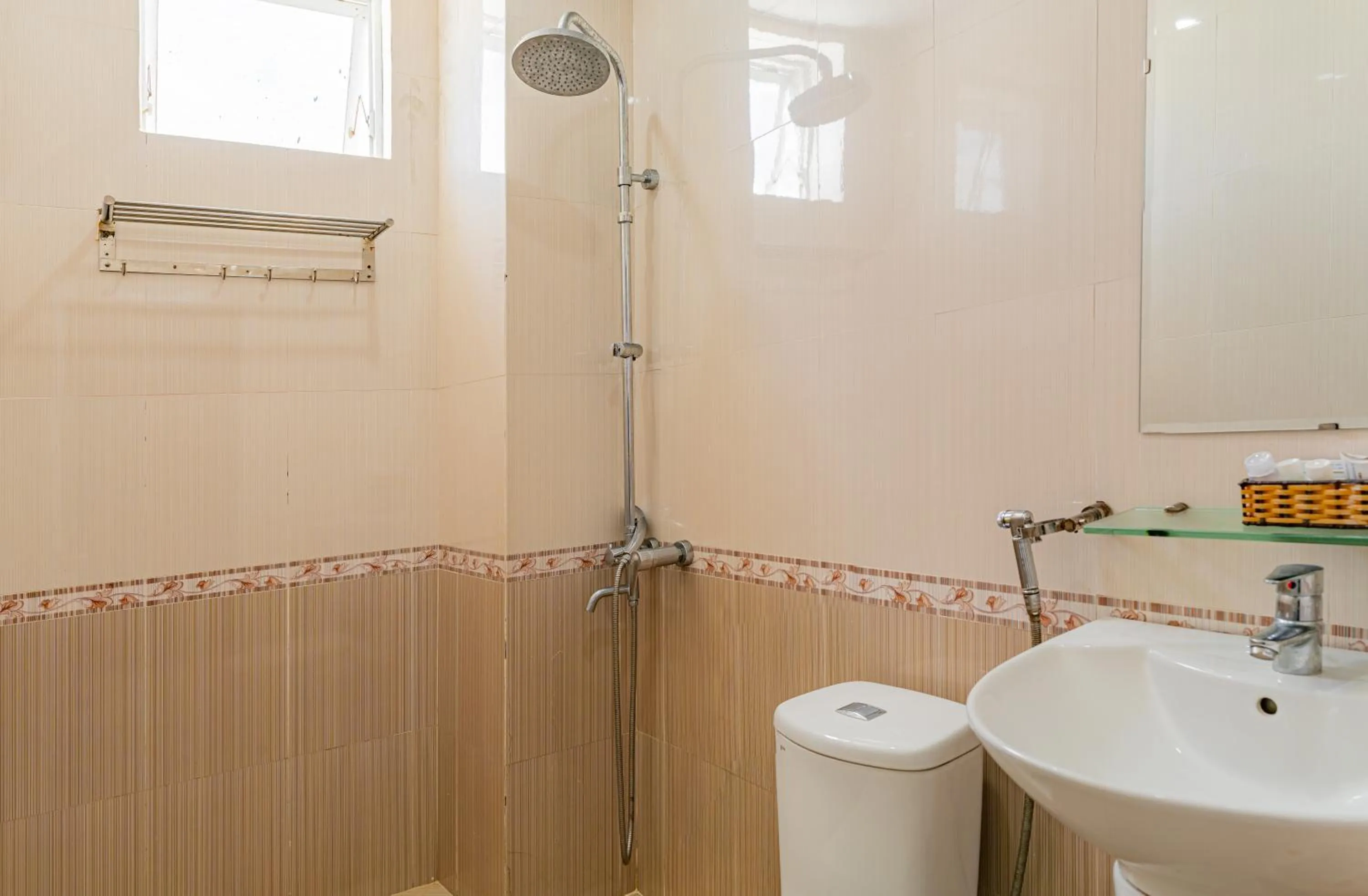 Toilet in Thi Long Phụng Hotel