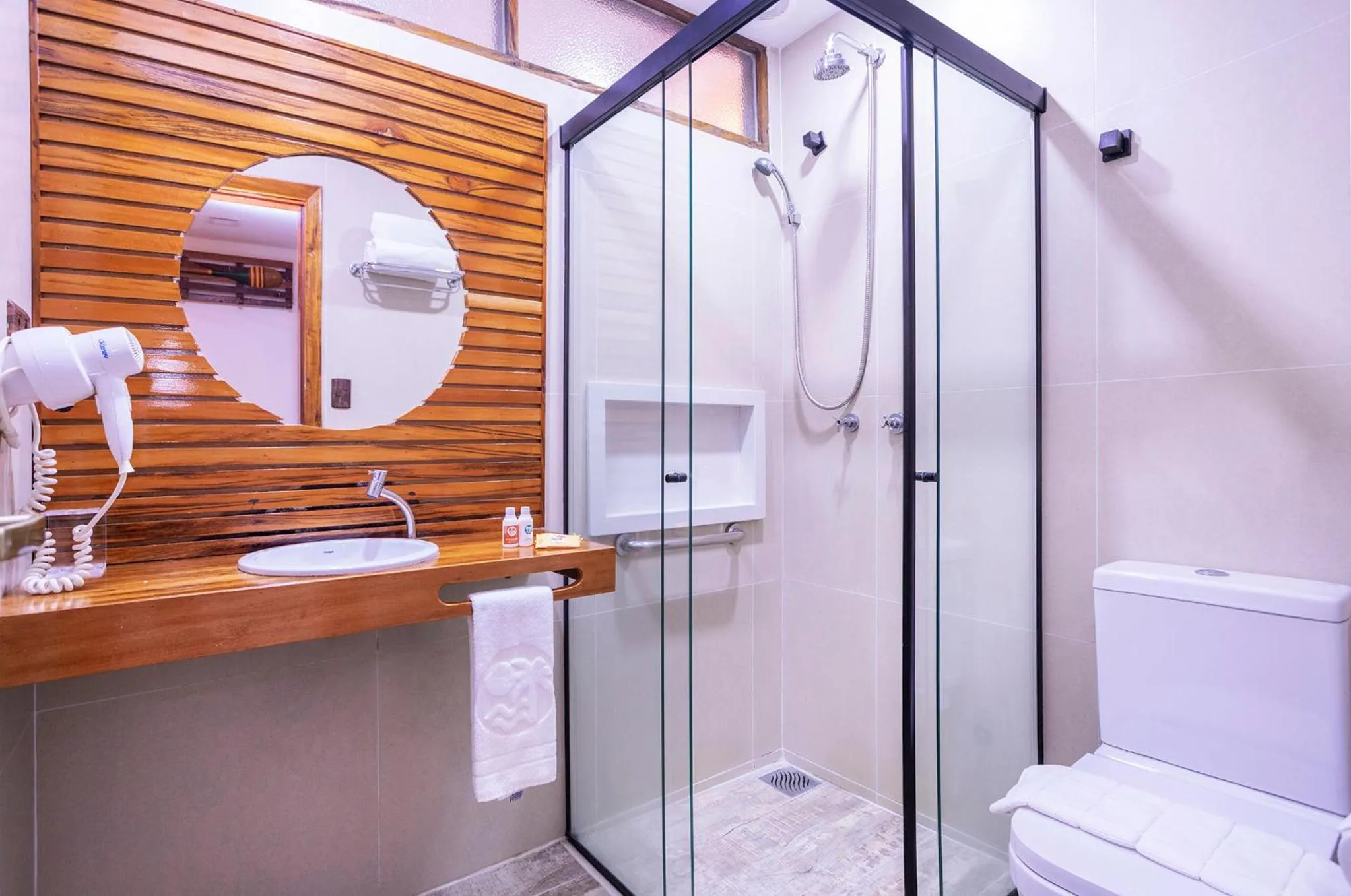 Shower in Hotel Village Enseada