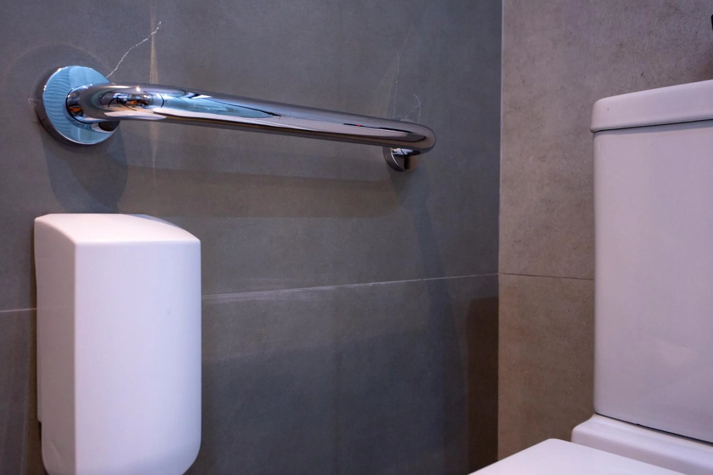 Toilet in Hotel Village Enseada