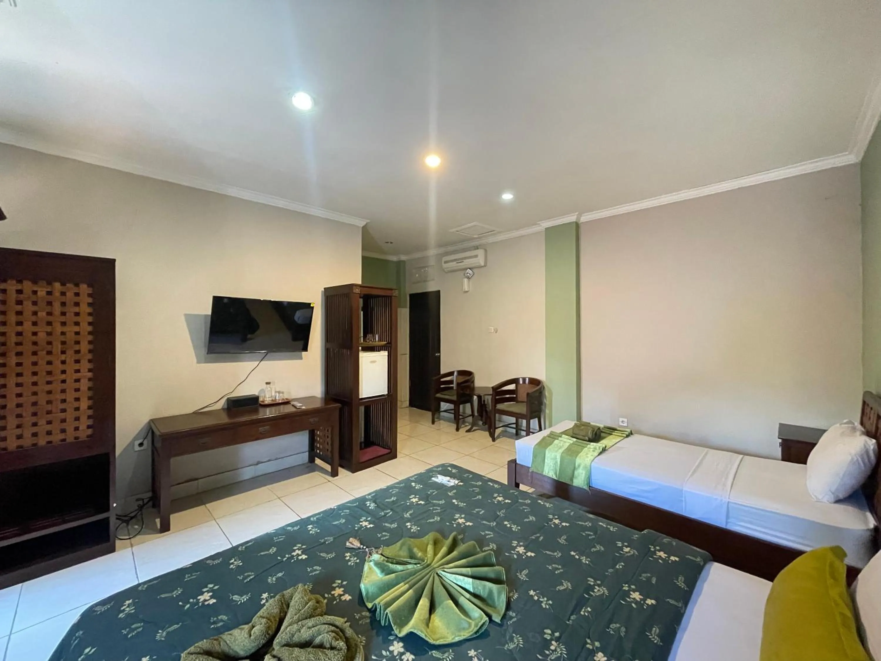 Bed in Klungkung Tower Hotel