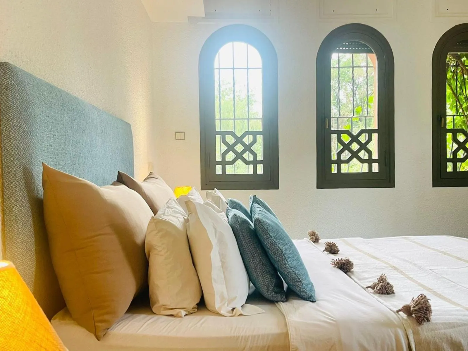 Bedroom, Bed in La Vie En Rose - Horses & Dogs House