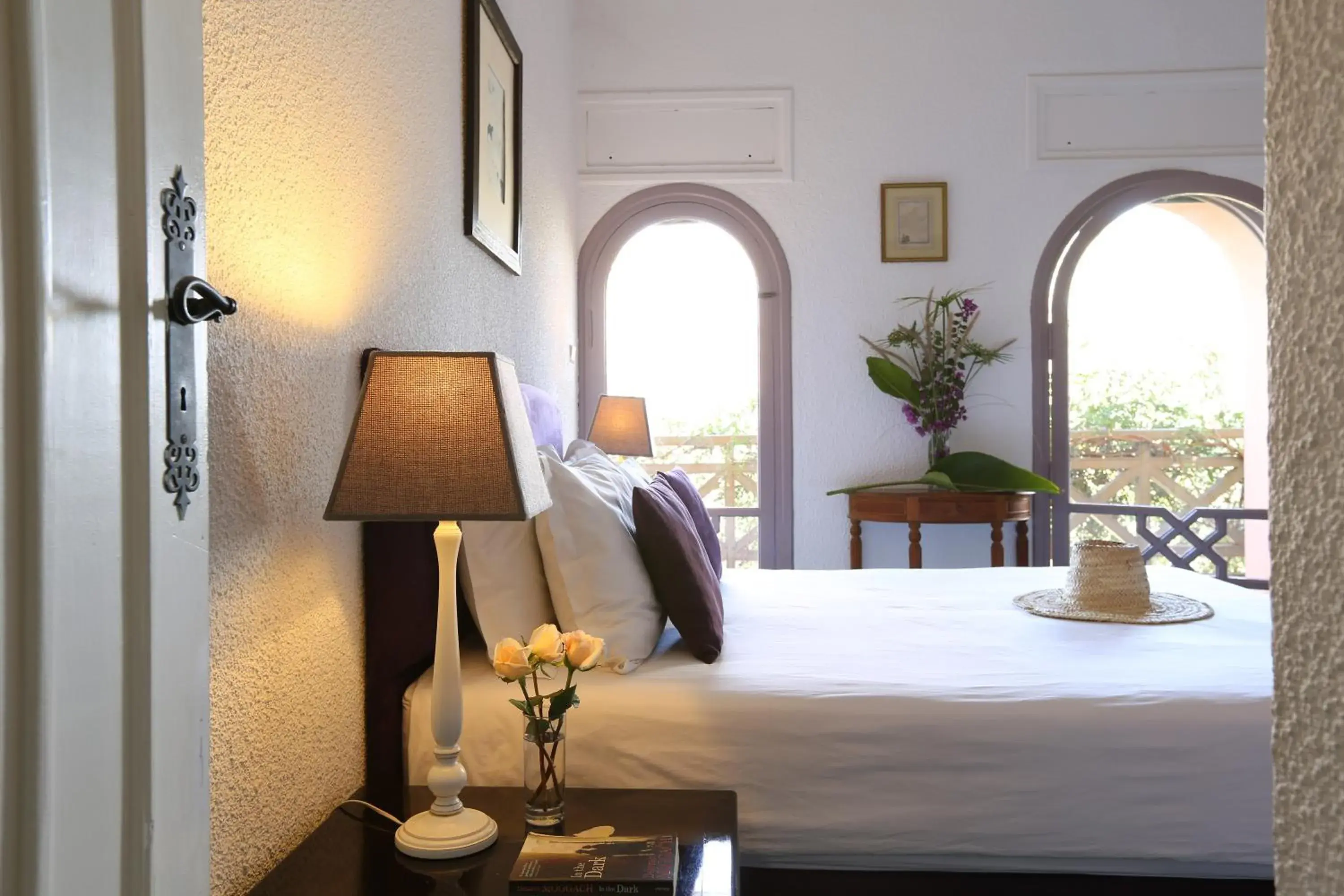 Double Room in La Vie En Rose - Horses & Dogs House Double Room in La Vie En Rose - Horses & Dogs House