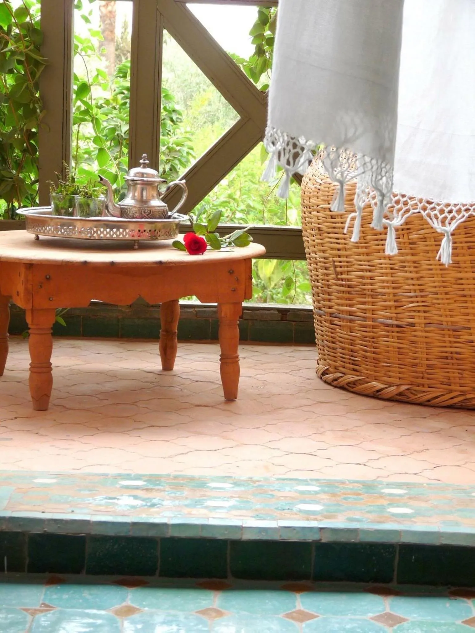 La Vie En Rose - Horses & Dogs House