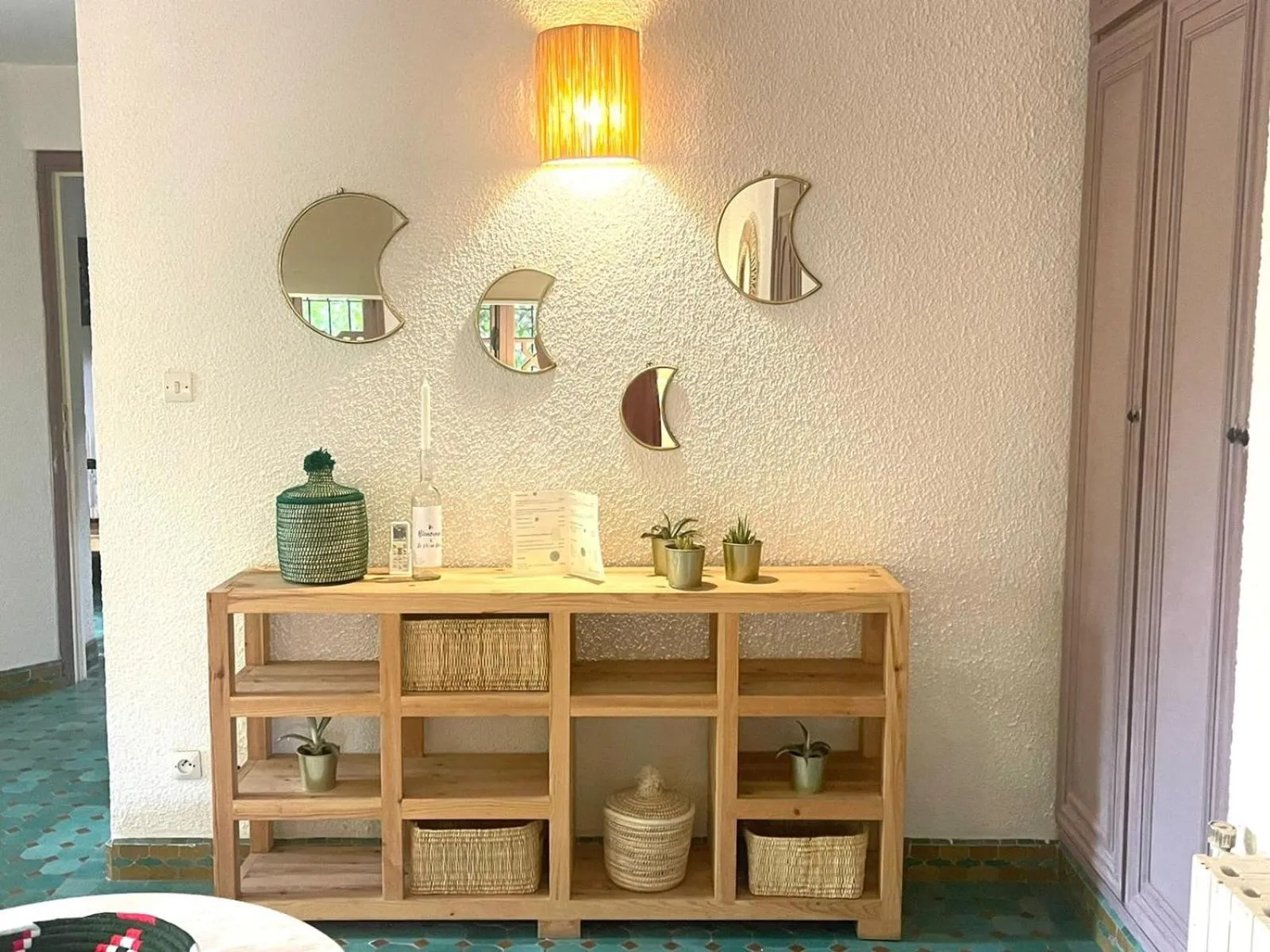 Decorative detail in La Vie En Rose - Horses & Dogs House