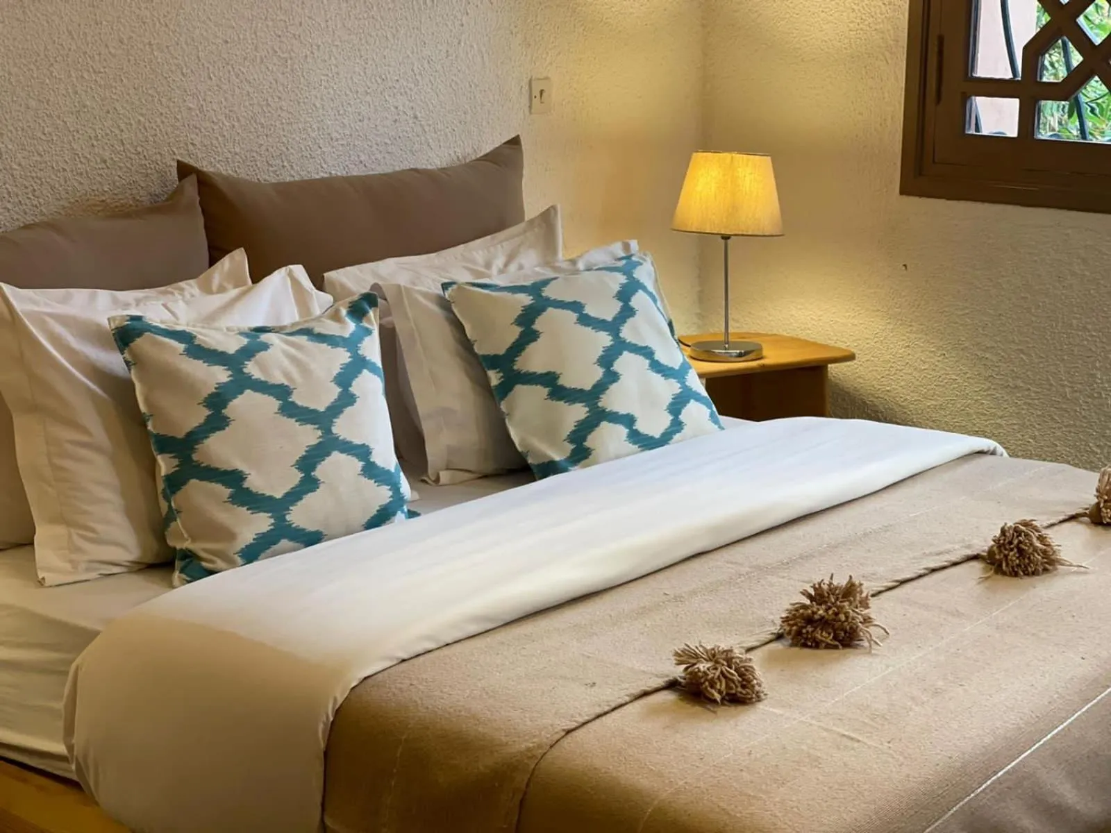 Bed in La Vie En Rose - Horses & Dogs House