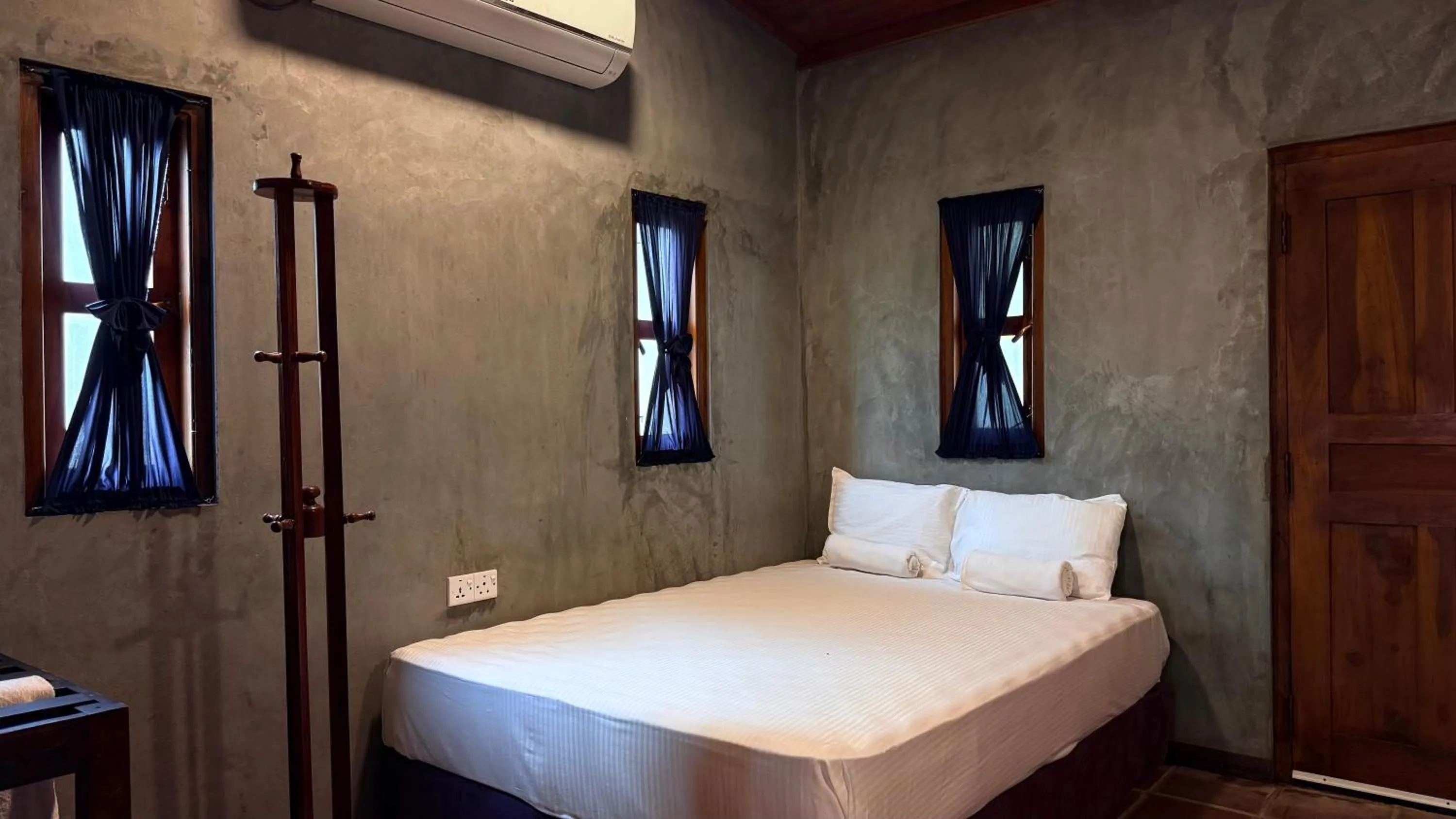 Bed in The Cove Pasikuda - Eco Resort