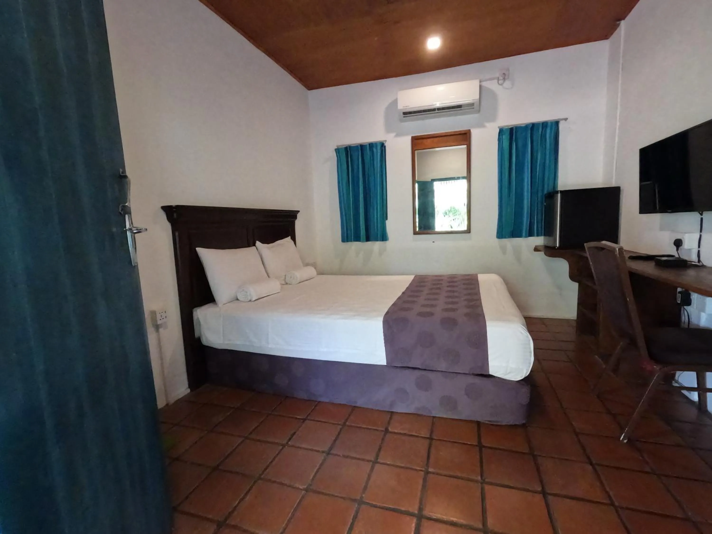 Bed in The Cove Pasikuda - Eco Resort