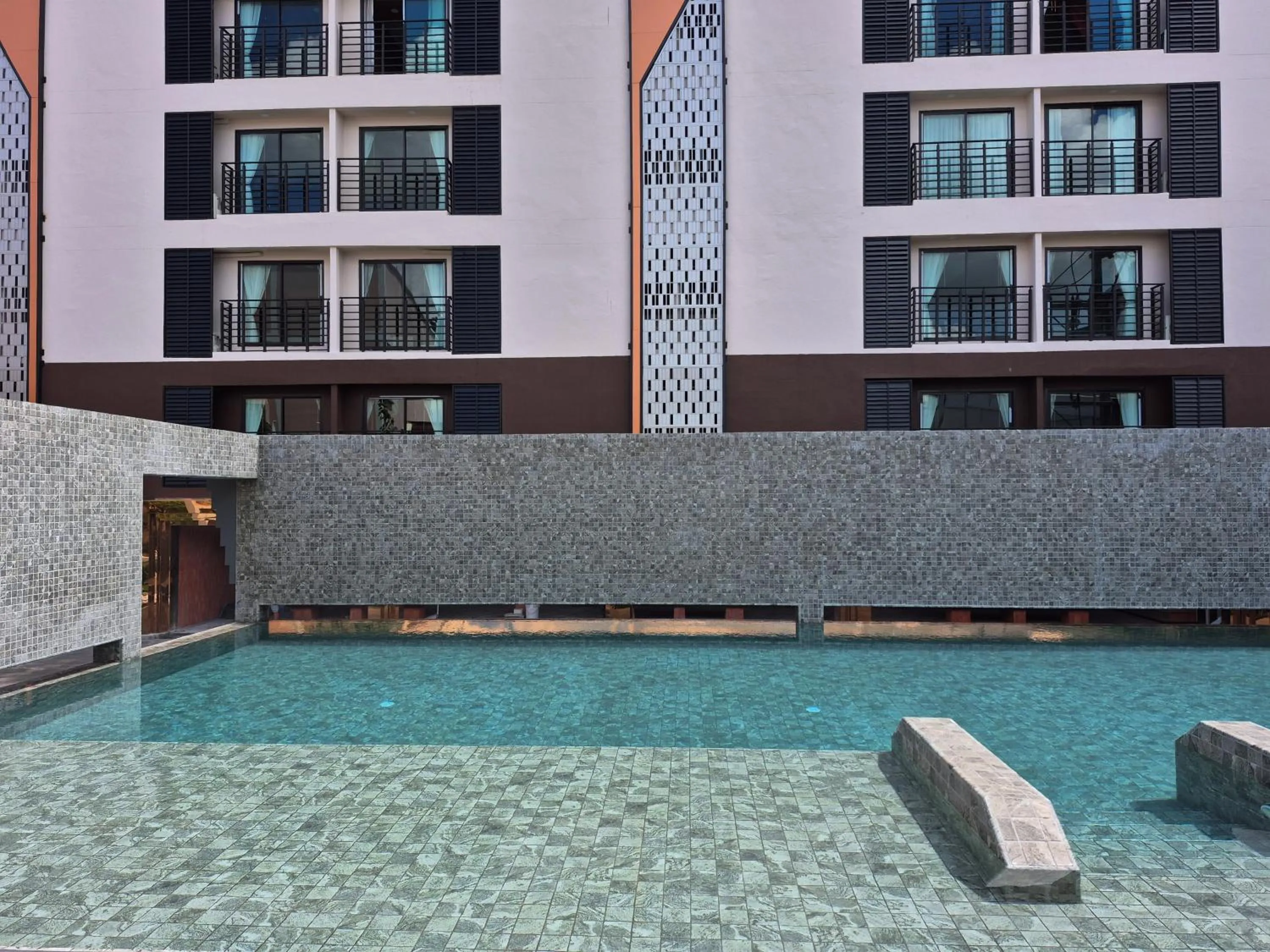 Swimming pool in Wangkaew Hotel, Phitsanulok