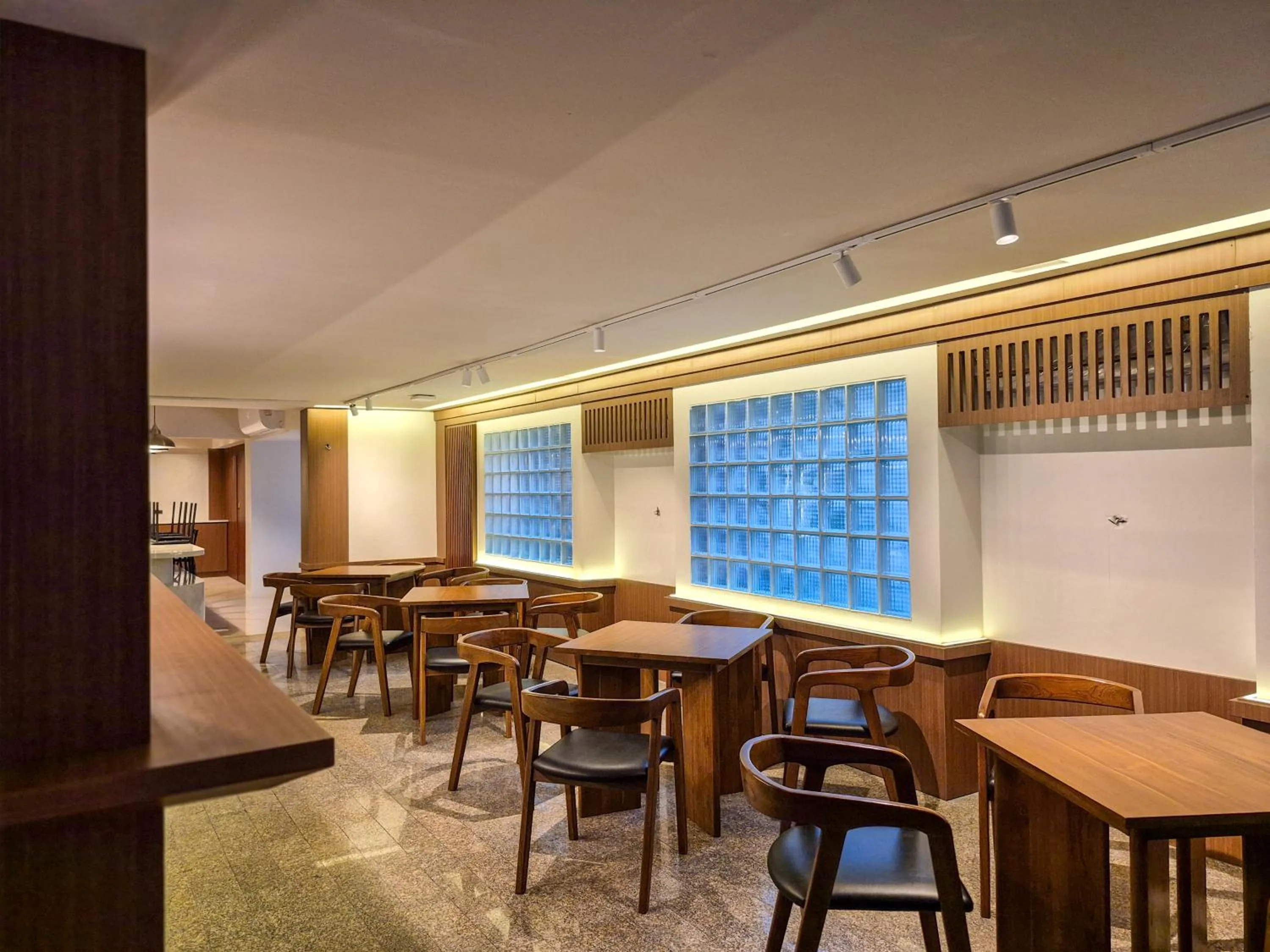 Restaurant/places to eat in Wangkaew Hotel, Phitsanulok