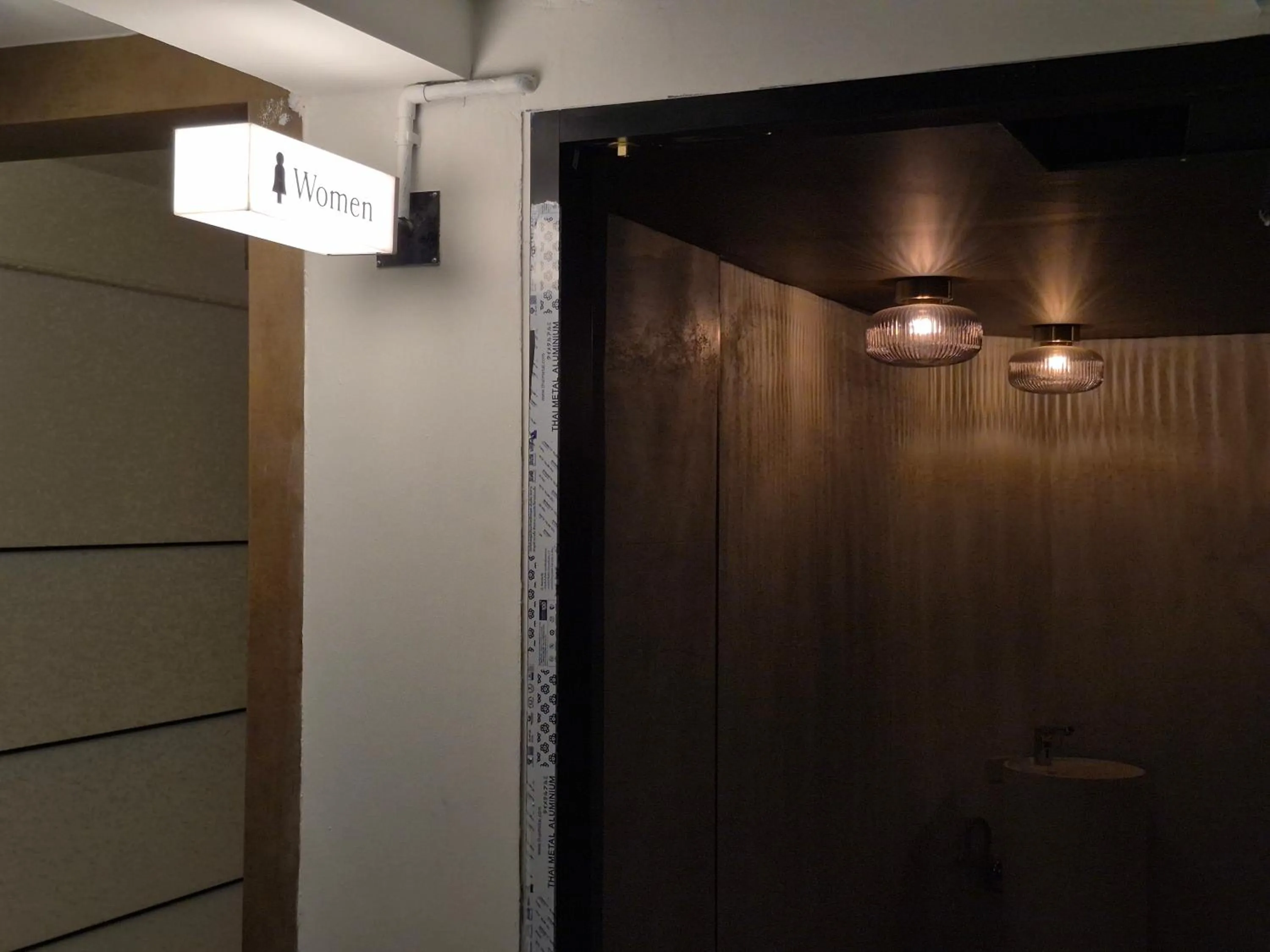 Bathroom in Wangkaew Hotel, Phitsanulok