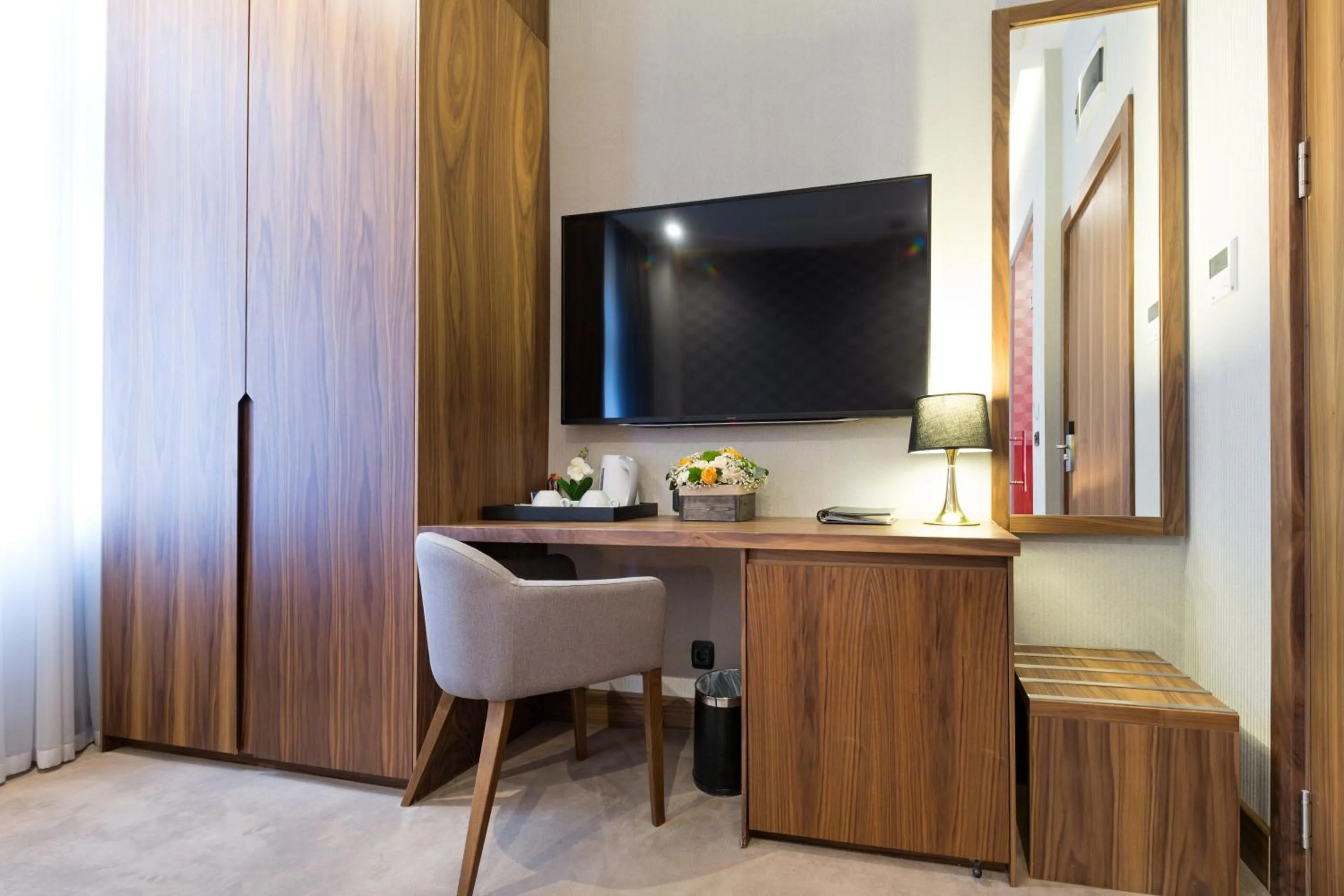 TV and multimedia in Five Points Square - City Center