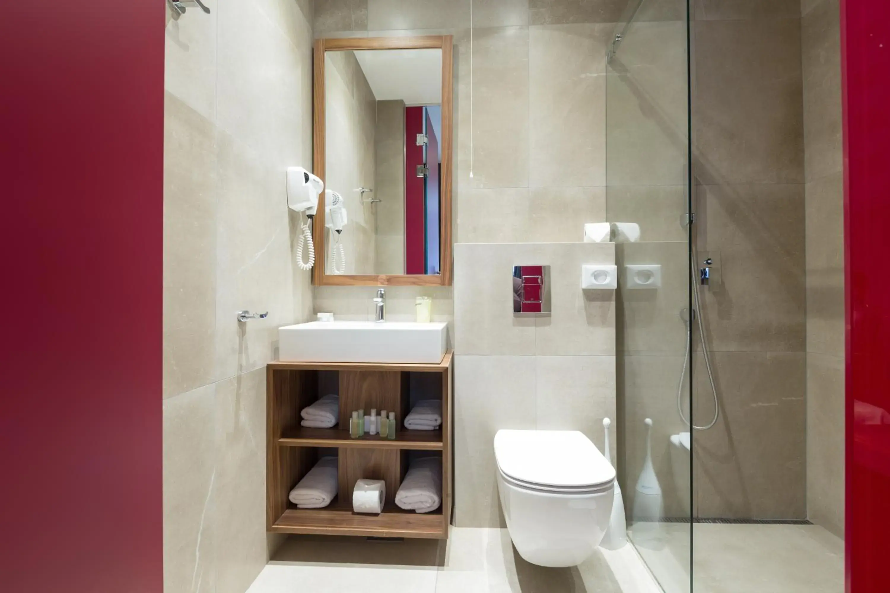 Shower in Five Points Square - City Center Shower in Five Points Square - City Center