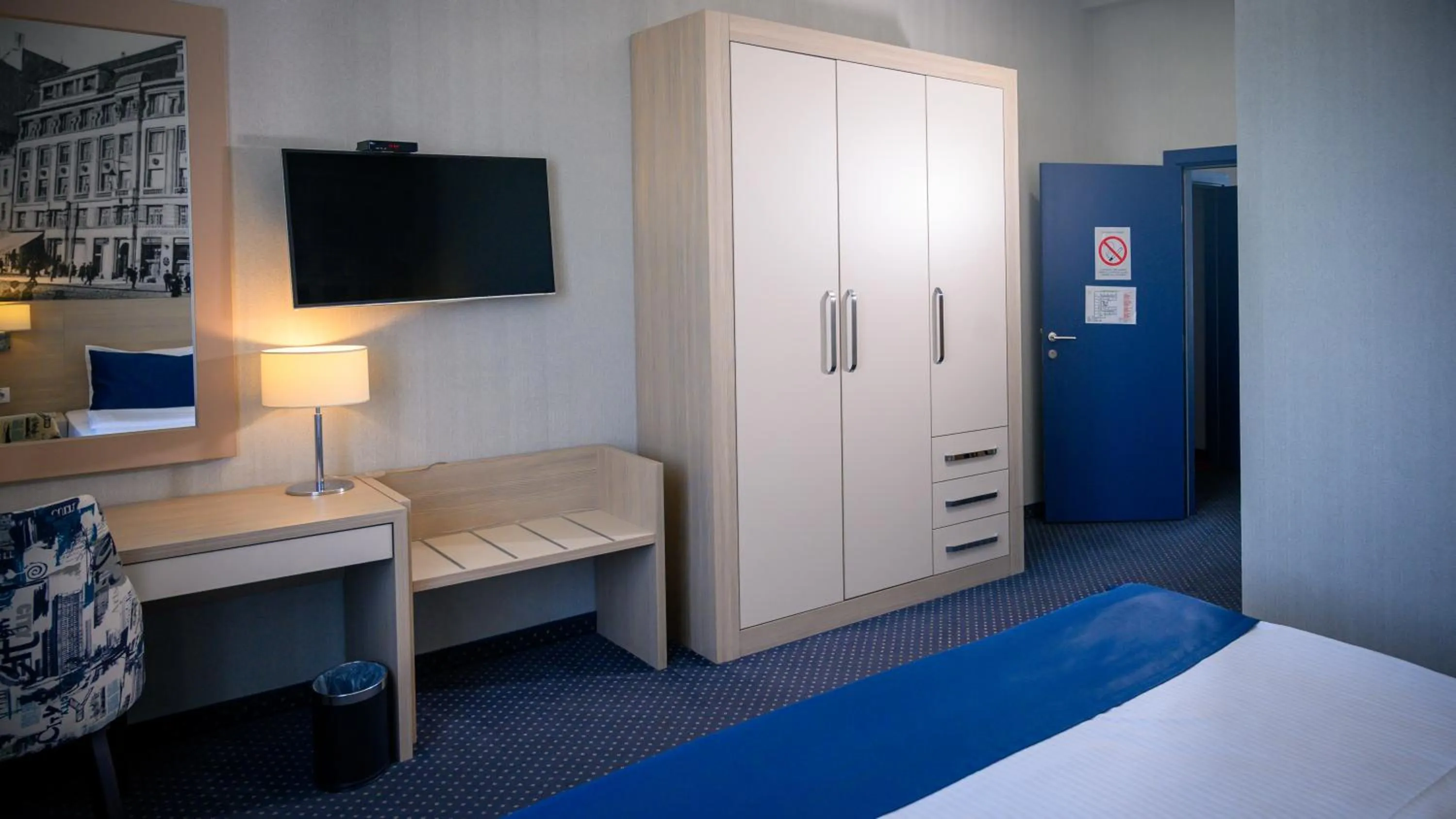 TV and multimedia, Bed in Five Points Square - City Center