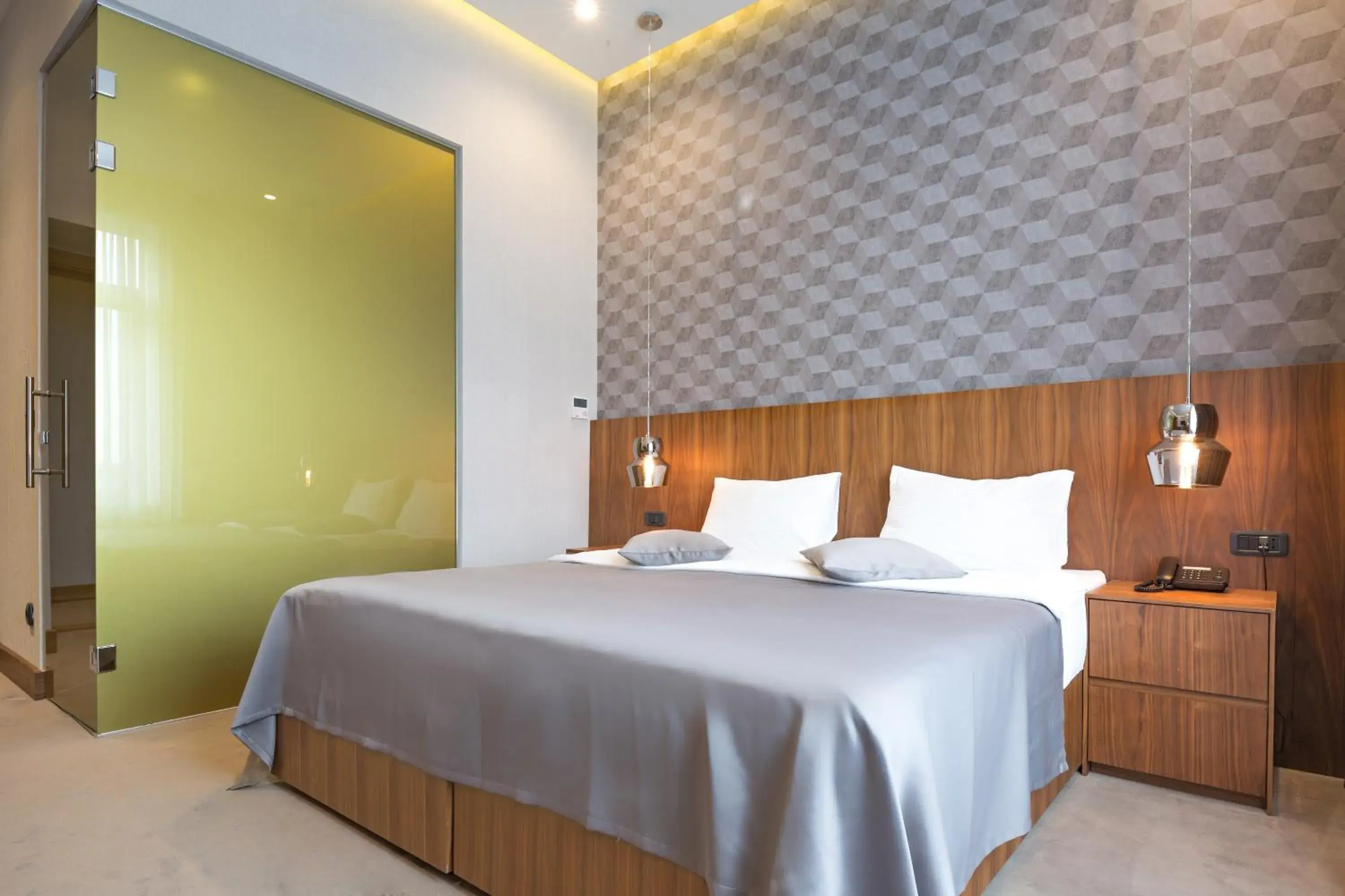 Toilet, Bed in Five Points Square - City Center Toilet, Bed in Five Points Square - City Center