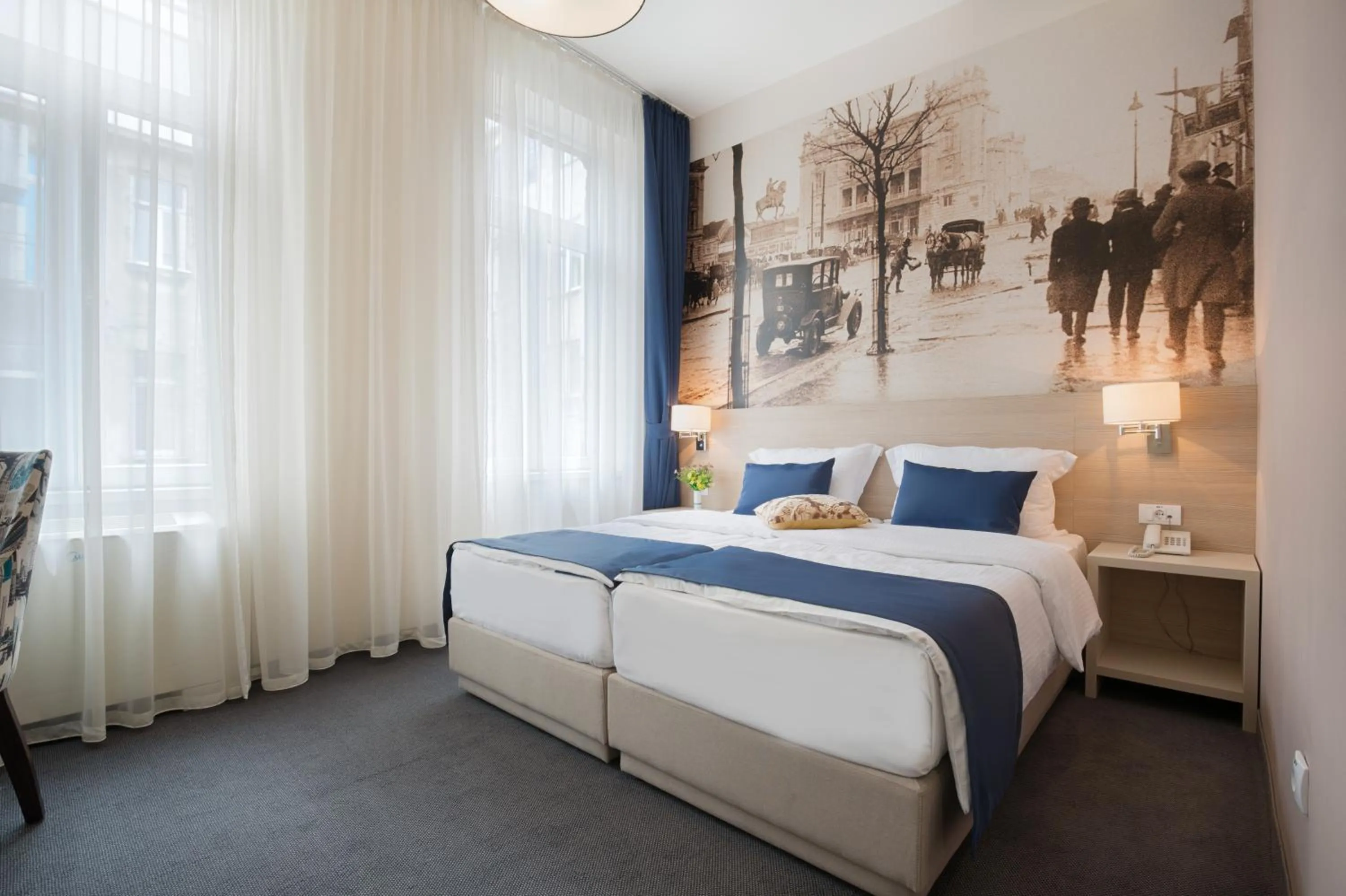 Bed in Five Points Square - City Center