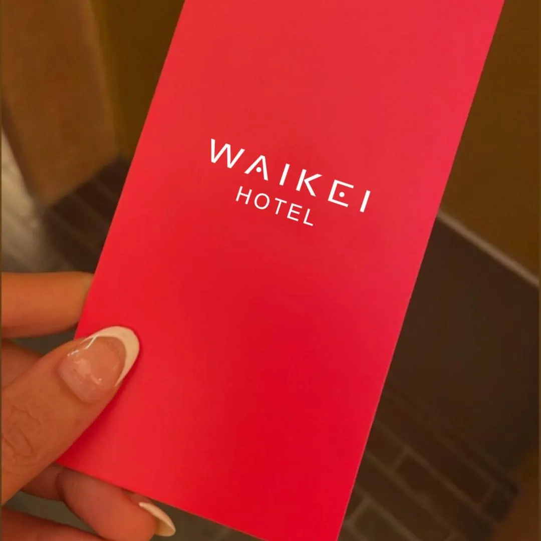 Text overlay in Waikei Hotel