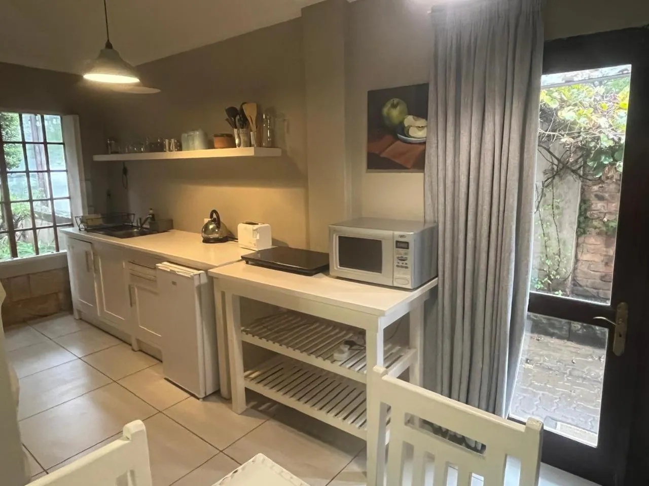 Coffee/tea facilities in By The Way Guesthouse