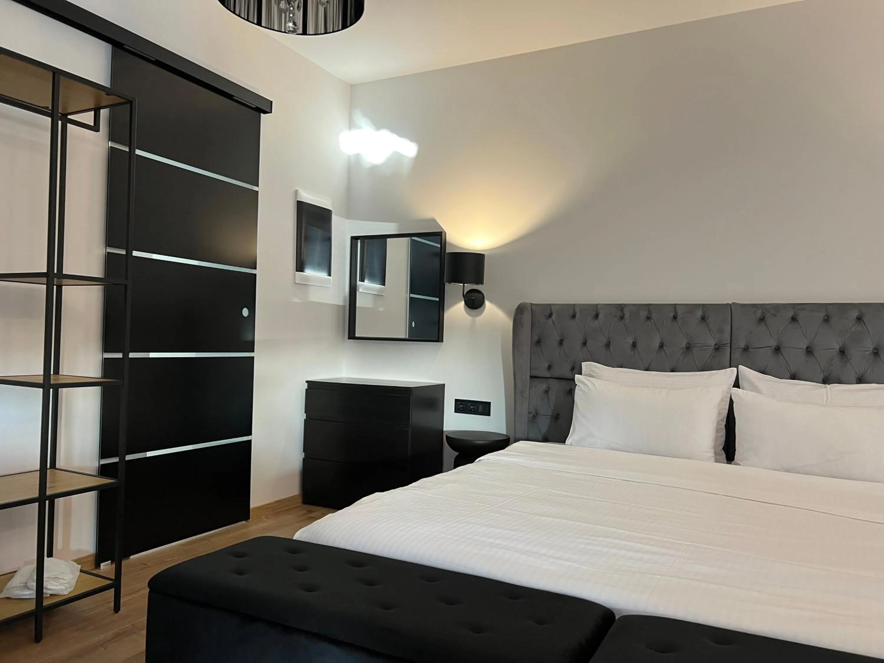 Apollonio Suites