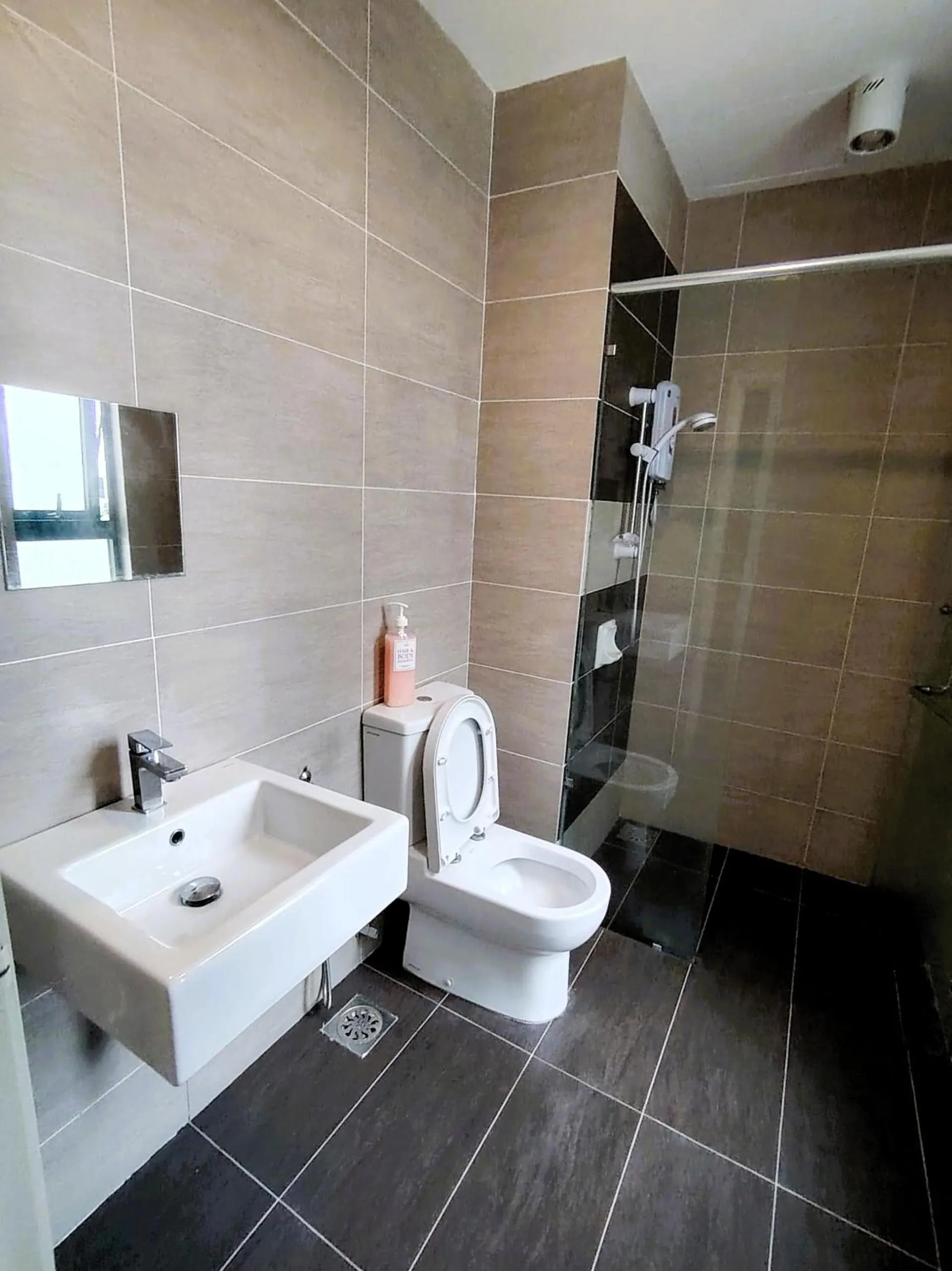 Toilet in Tropic Midhills Genting Highlands Free WiFi