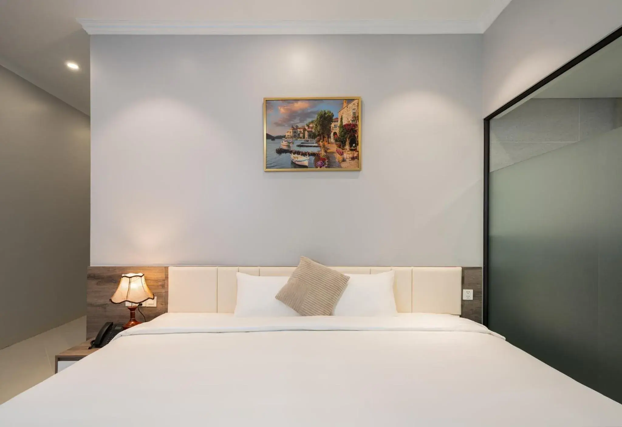 Deluxe Double Room in Diamond Light Hotel Deluxe Double Room in Diamond Light Hotel