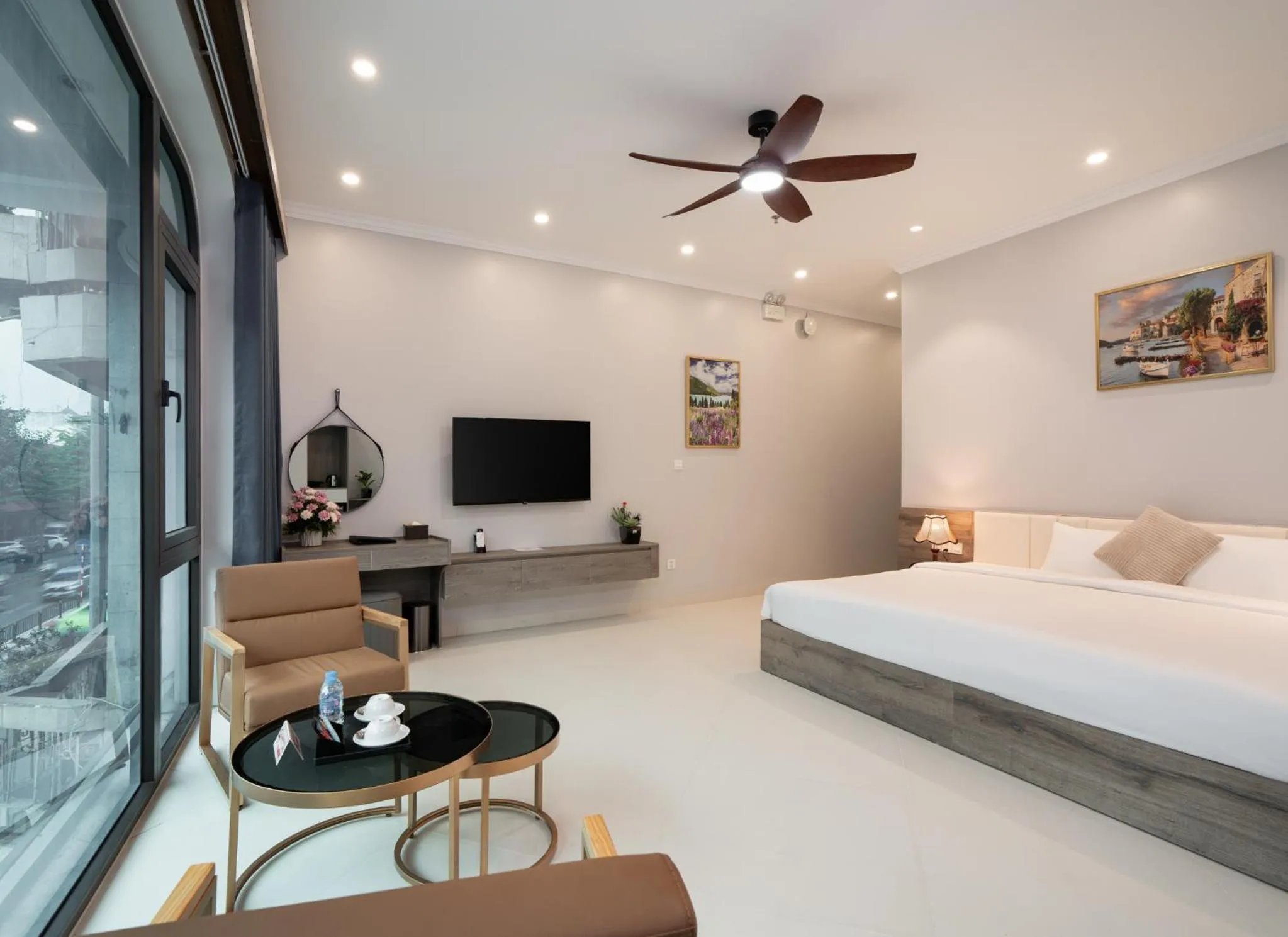 Diamond Light Hotel