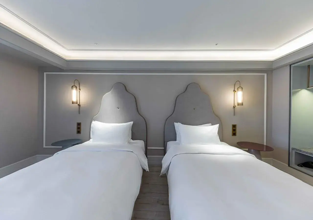 Twin Room with City View in Mercure Hotel Shijiazhuang, Zhongshan East Road Twin Room with City View in Mercure Hotel Shijiazhuang, Zhongshan East Road