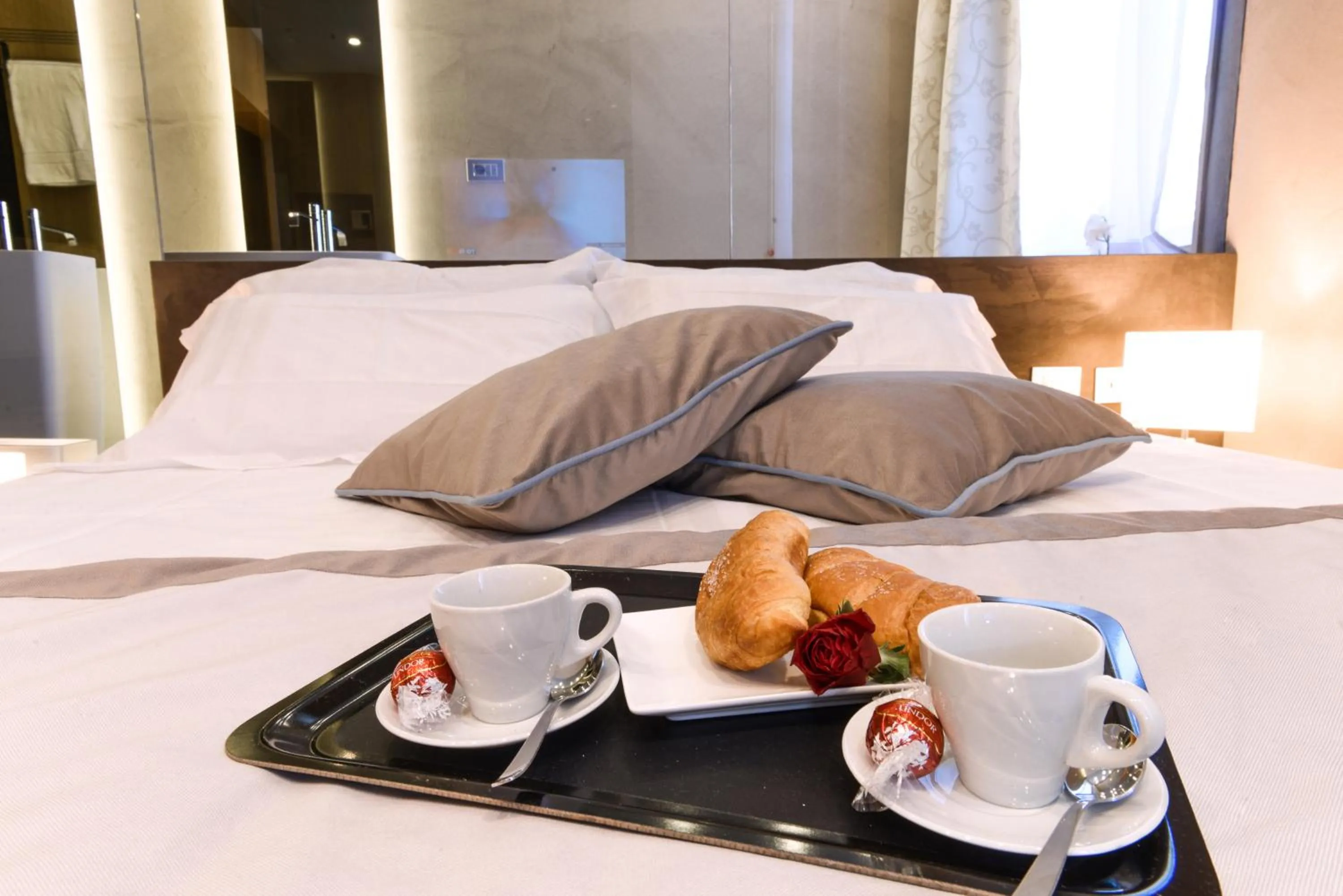 Bedroom in Sun Suite Luxury Pantheon