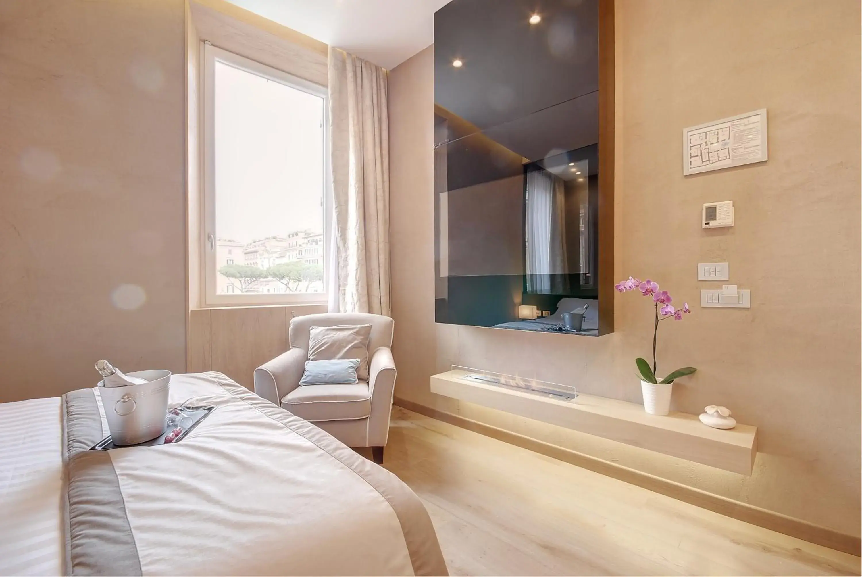 Bedroom, Bed in Sun Suite Luxury Pantheon Bedroom, Bed in Sun Suite Luxury Pantheon