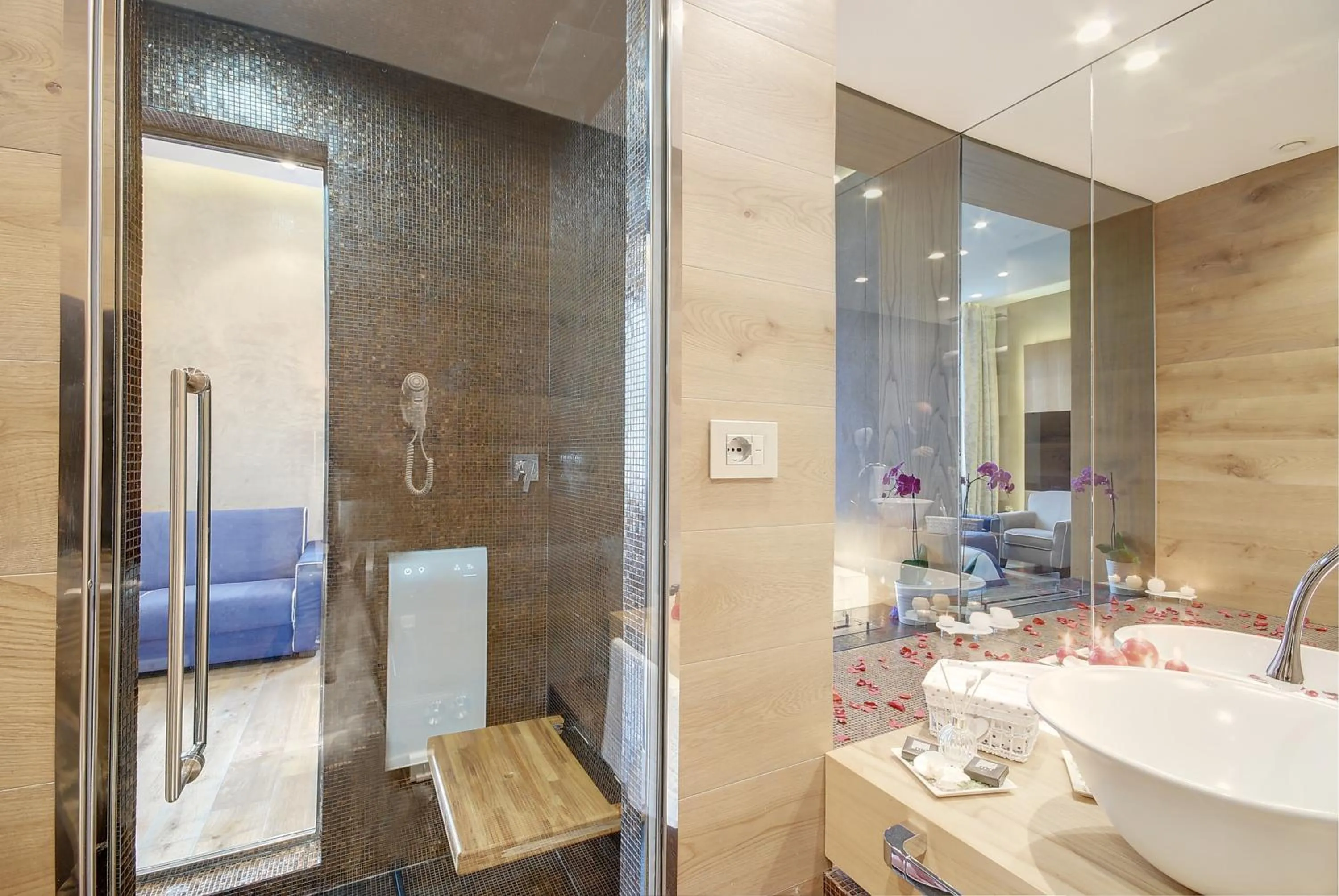 Bathroom in Sun Suite Luxury Pantheon