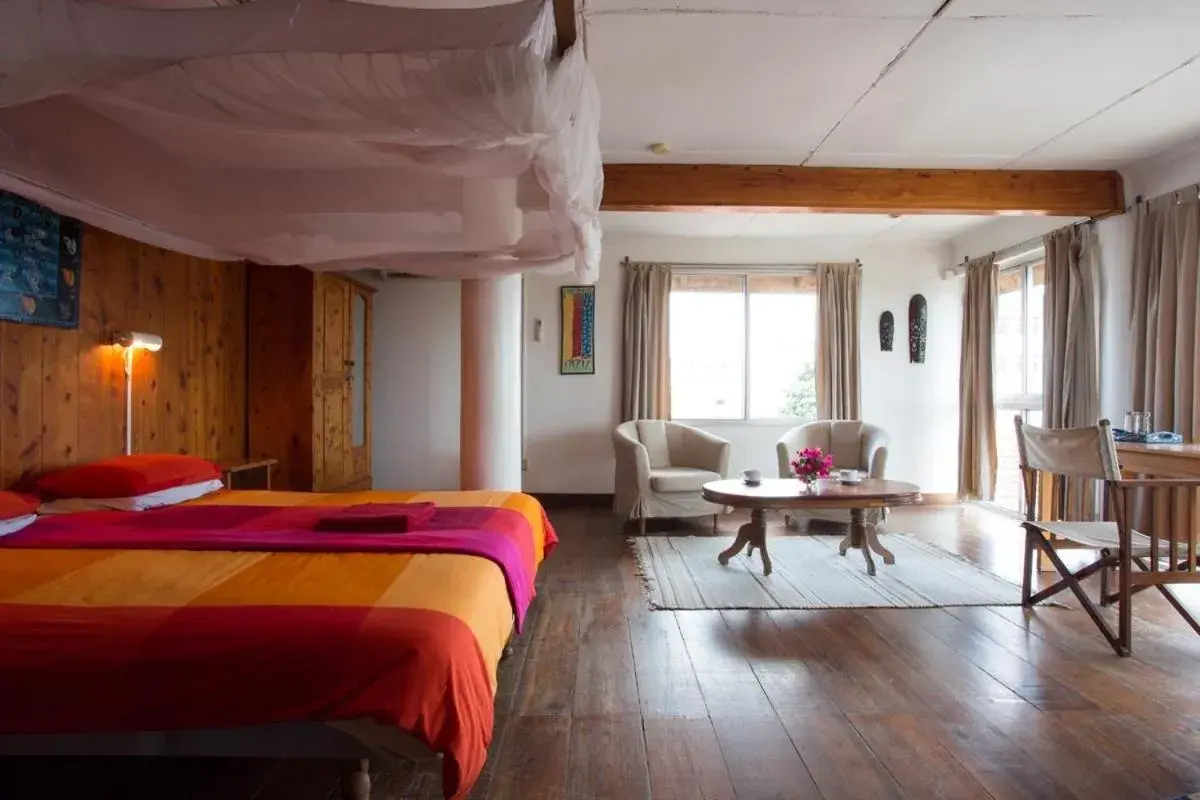 Deluxe King Room in Q-Bar & Guesthouse Deluxe King Room in Q-Bar & Guesthouse