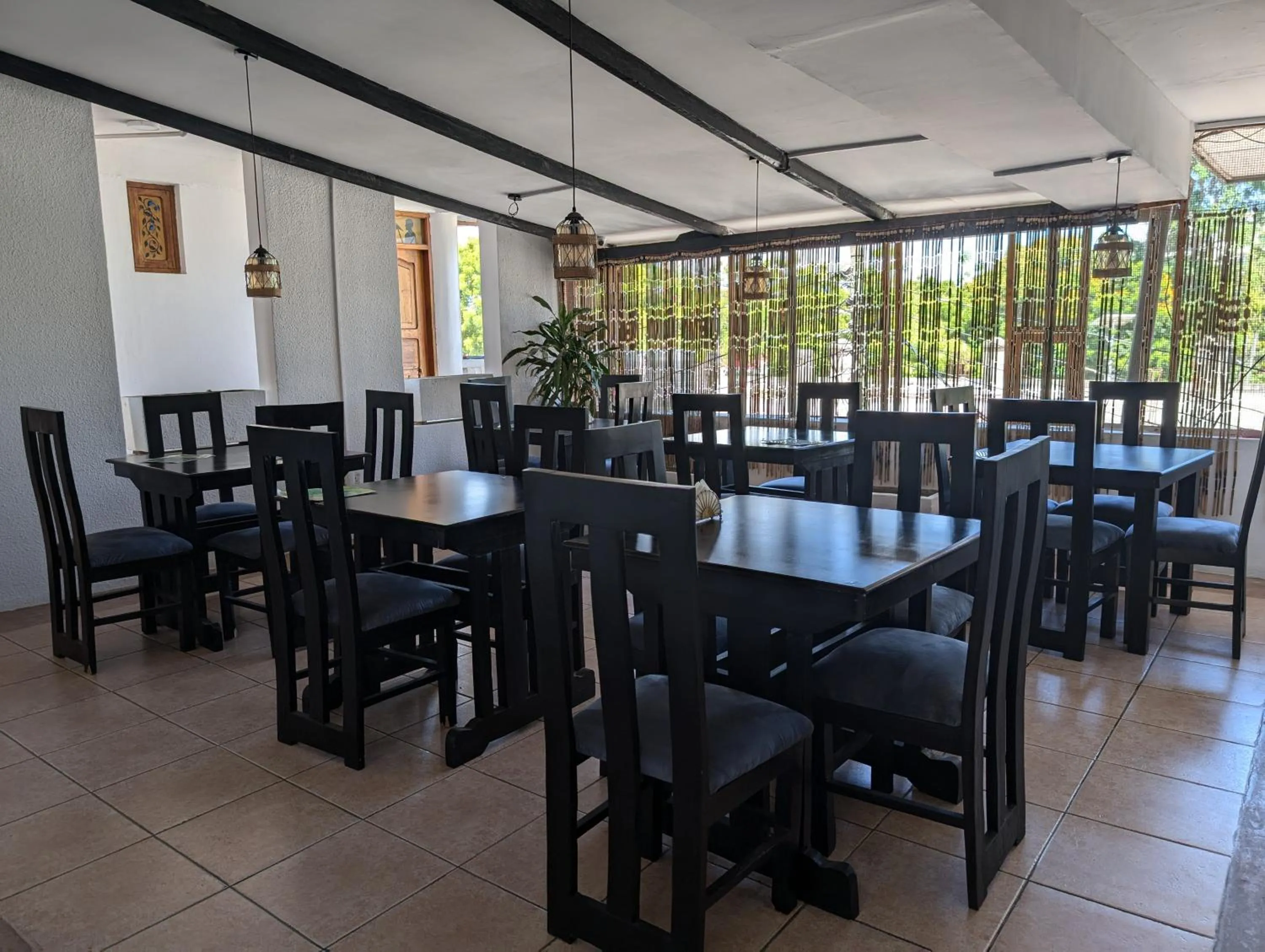 Restaurant/places to eat in Q-Bar & Guesthouse