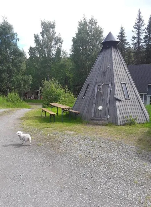 Day in Cottages RukaTupa