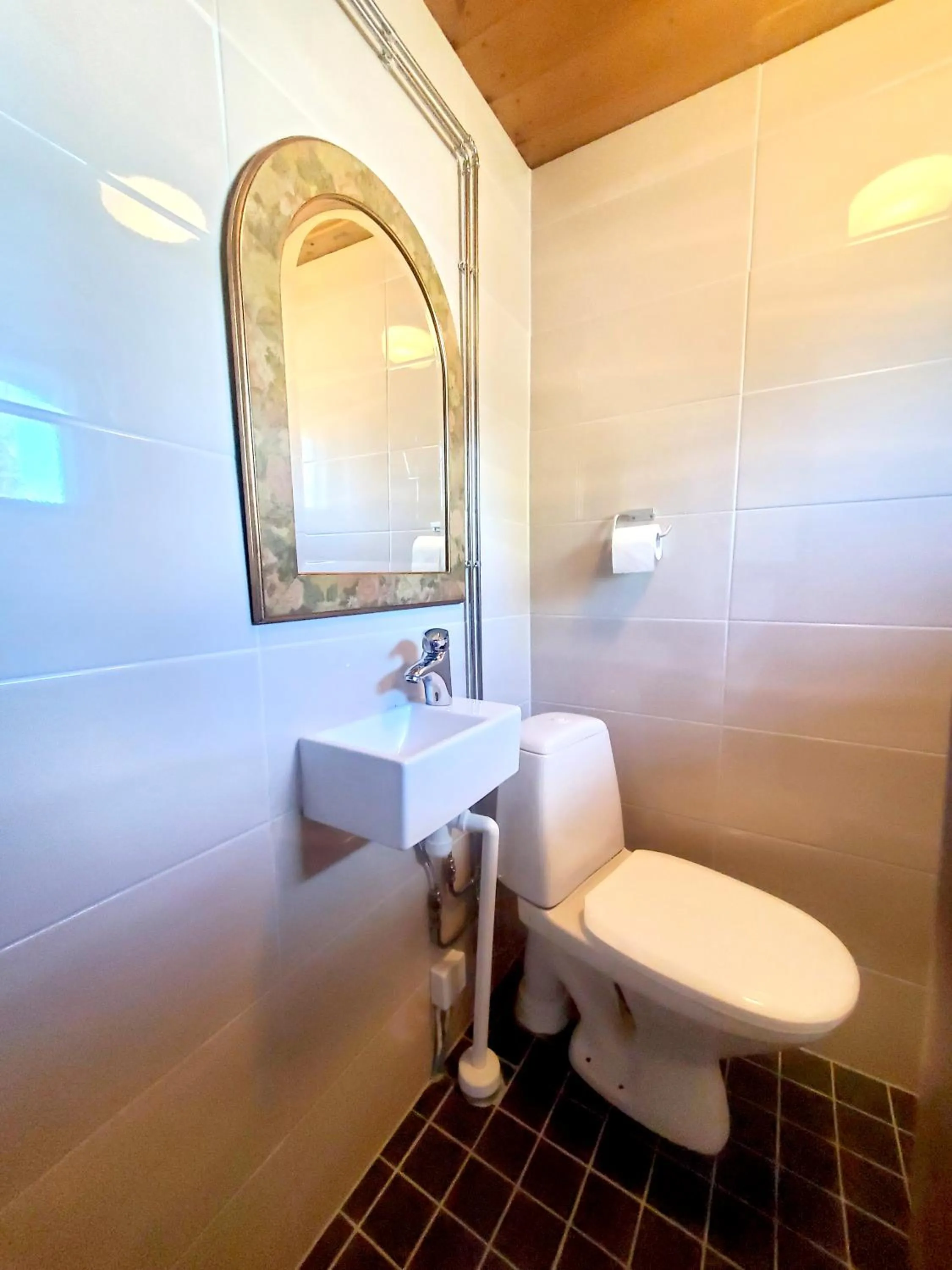 Shower in Cottages RukaTupa