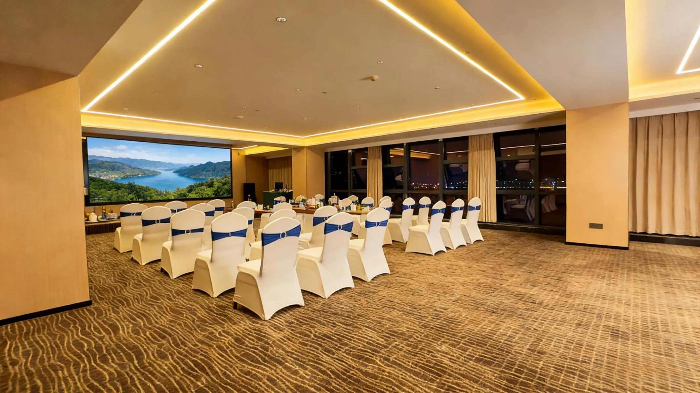 Meeting/conference room in Treasure Island Hotel HUMEN