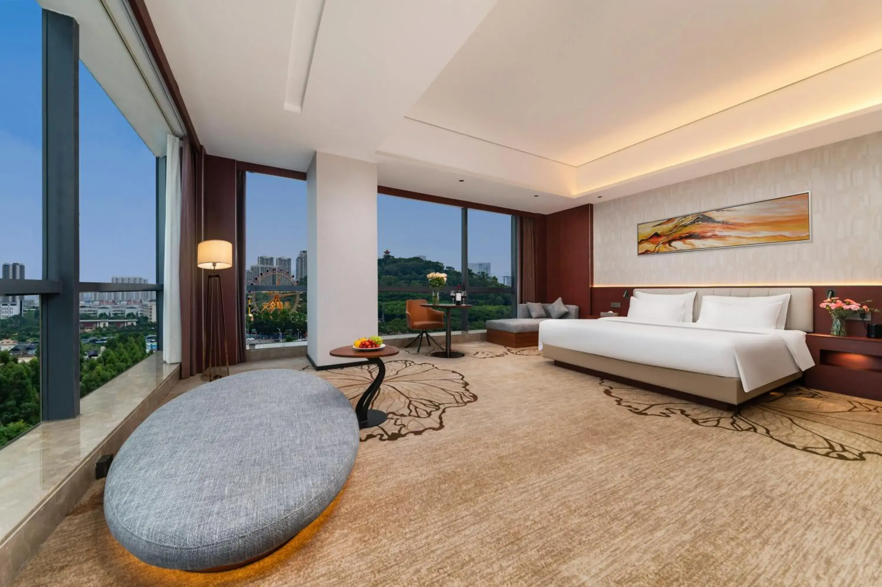 Deluxe King Room in Treasure Island Hotel HUMEN Deluxe King Room in Treasure Island Hotel HUMEN