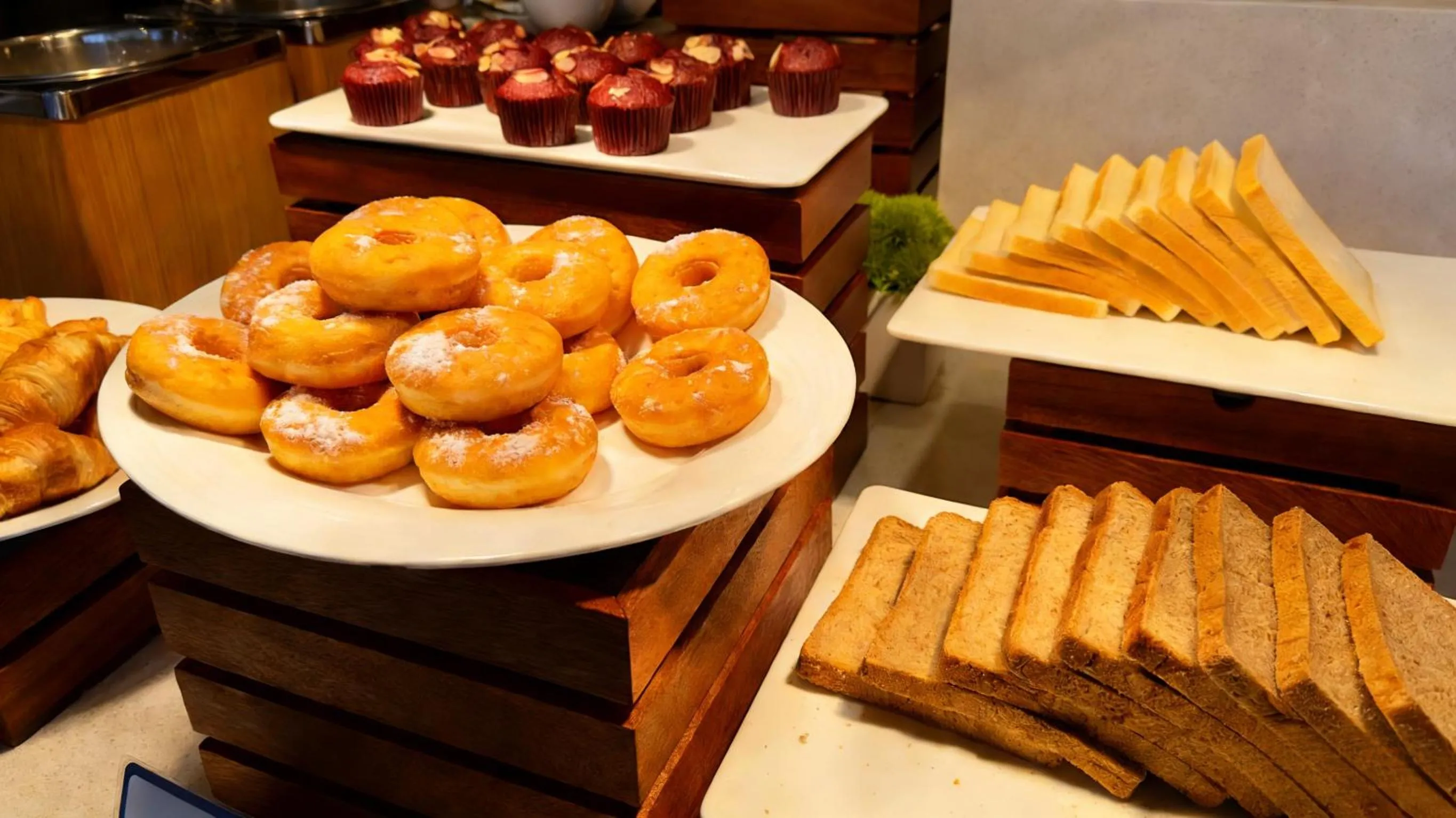 Buffet breakfast in Treasure Island Hotel HUMEN