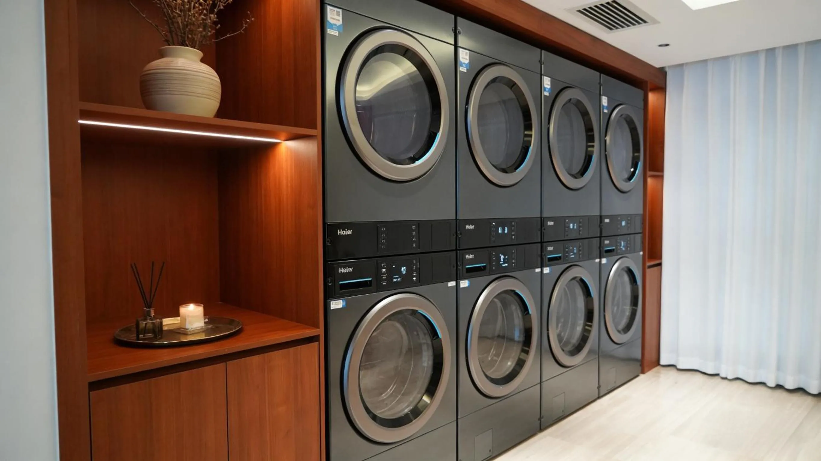 laundry in Treasure Island Hotel HUMEN