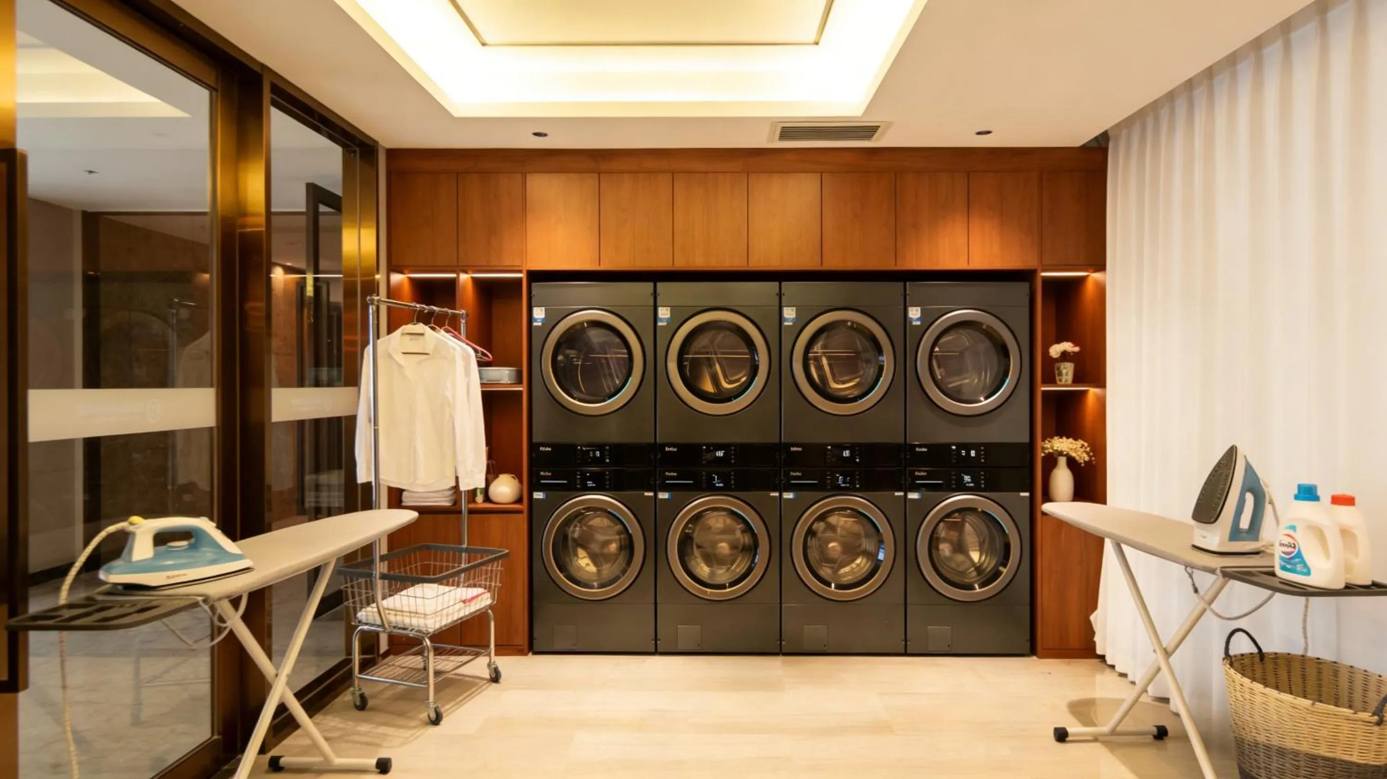 laundry in Treasure Island Hotel HUMEN