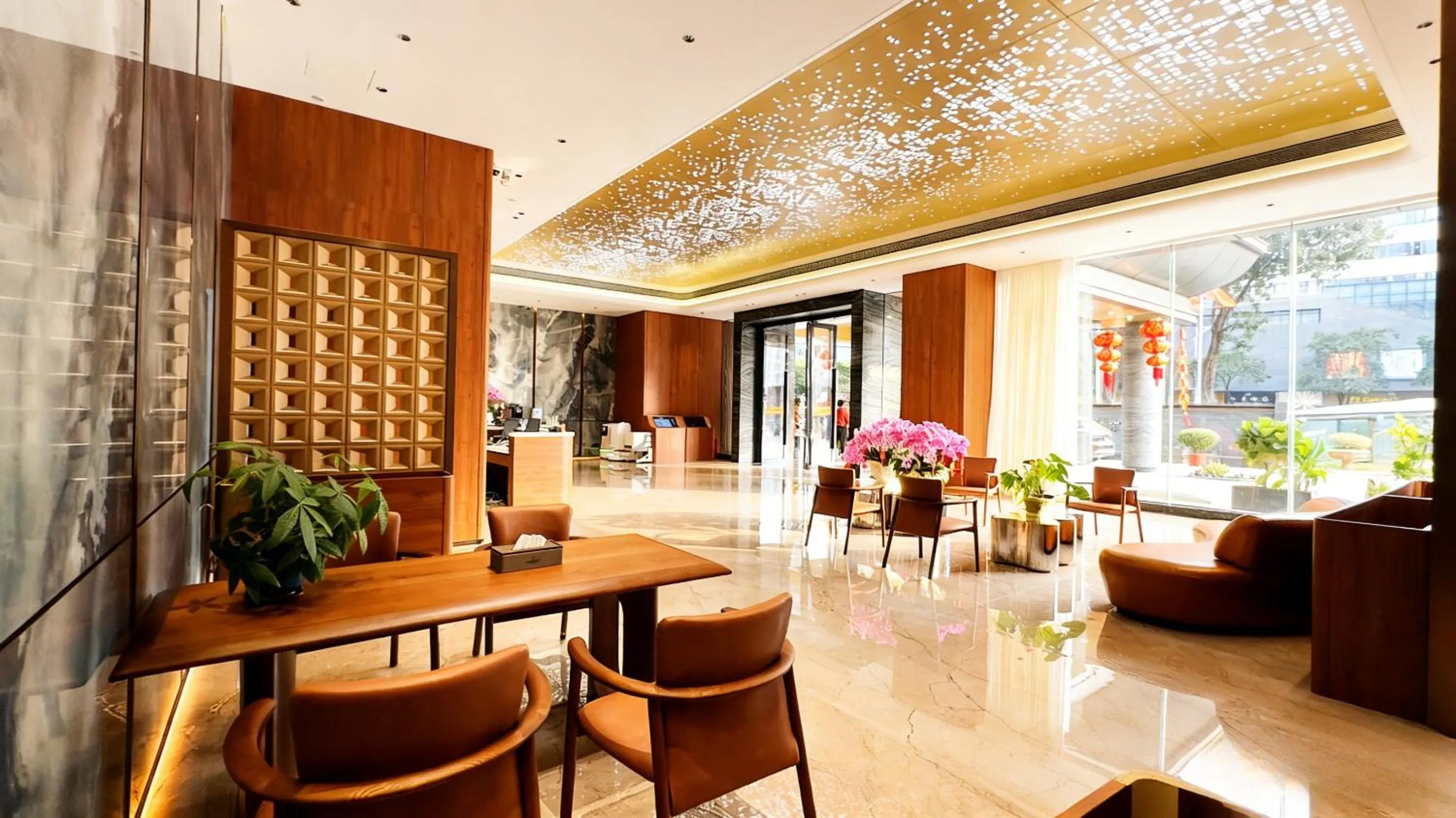 Lobby or reception in Treasure Island Hotel HUMEN