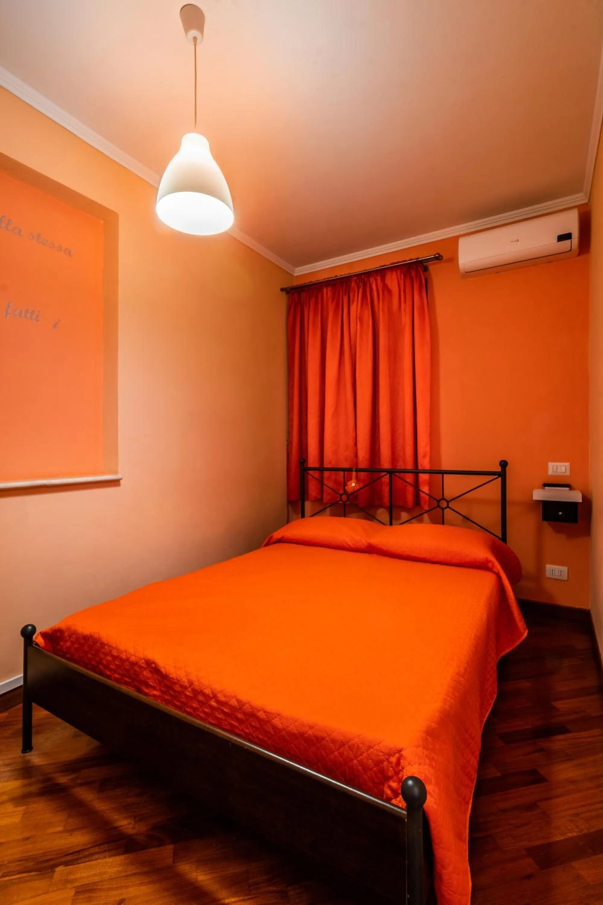 Bed in Il Bacio e La Nocciola