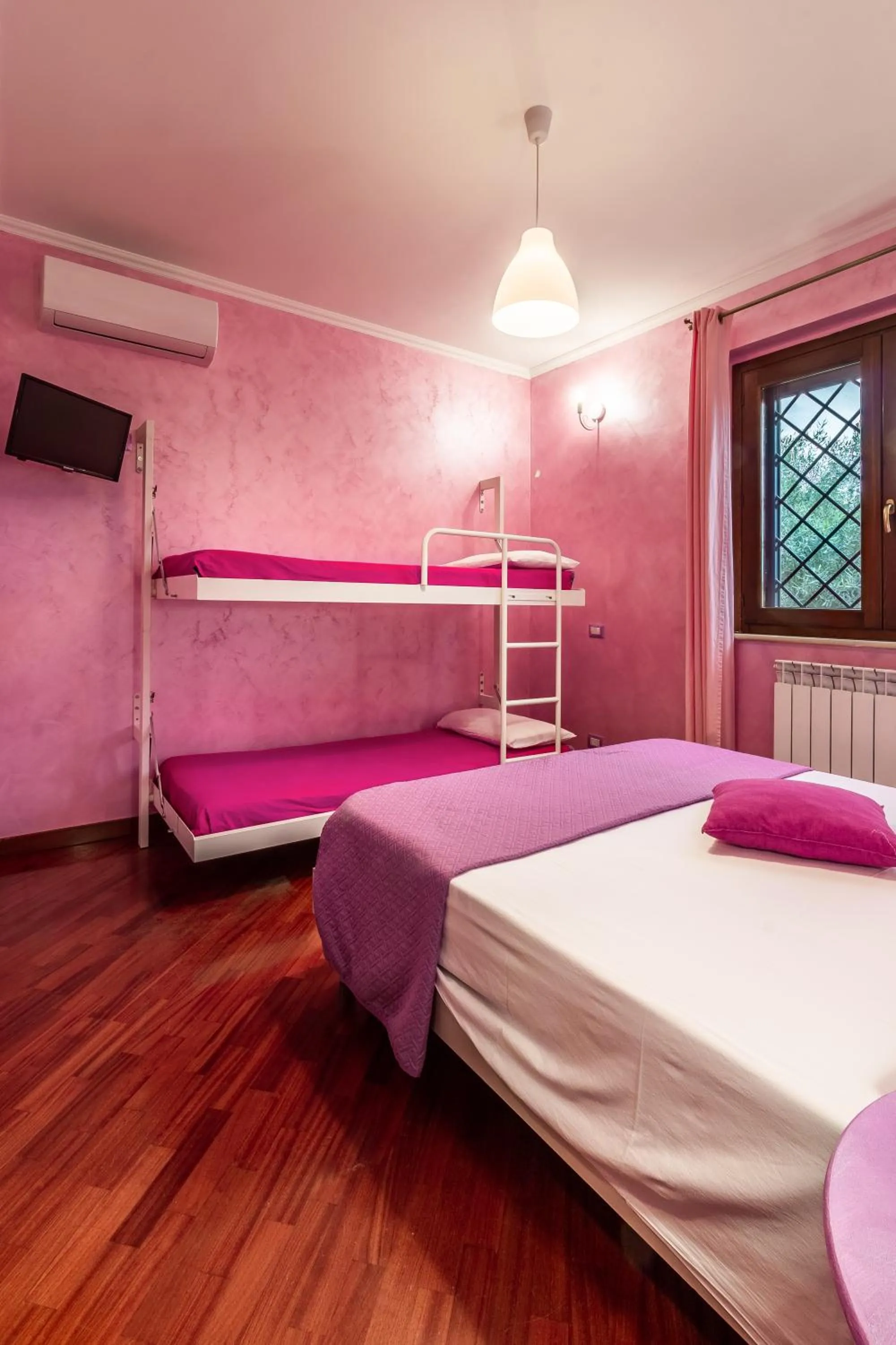 Bed in Il Bacio e La Nocciola