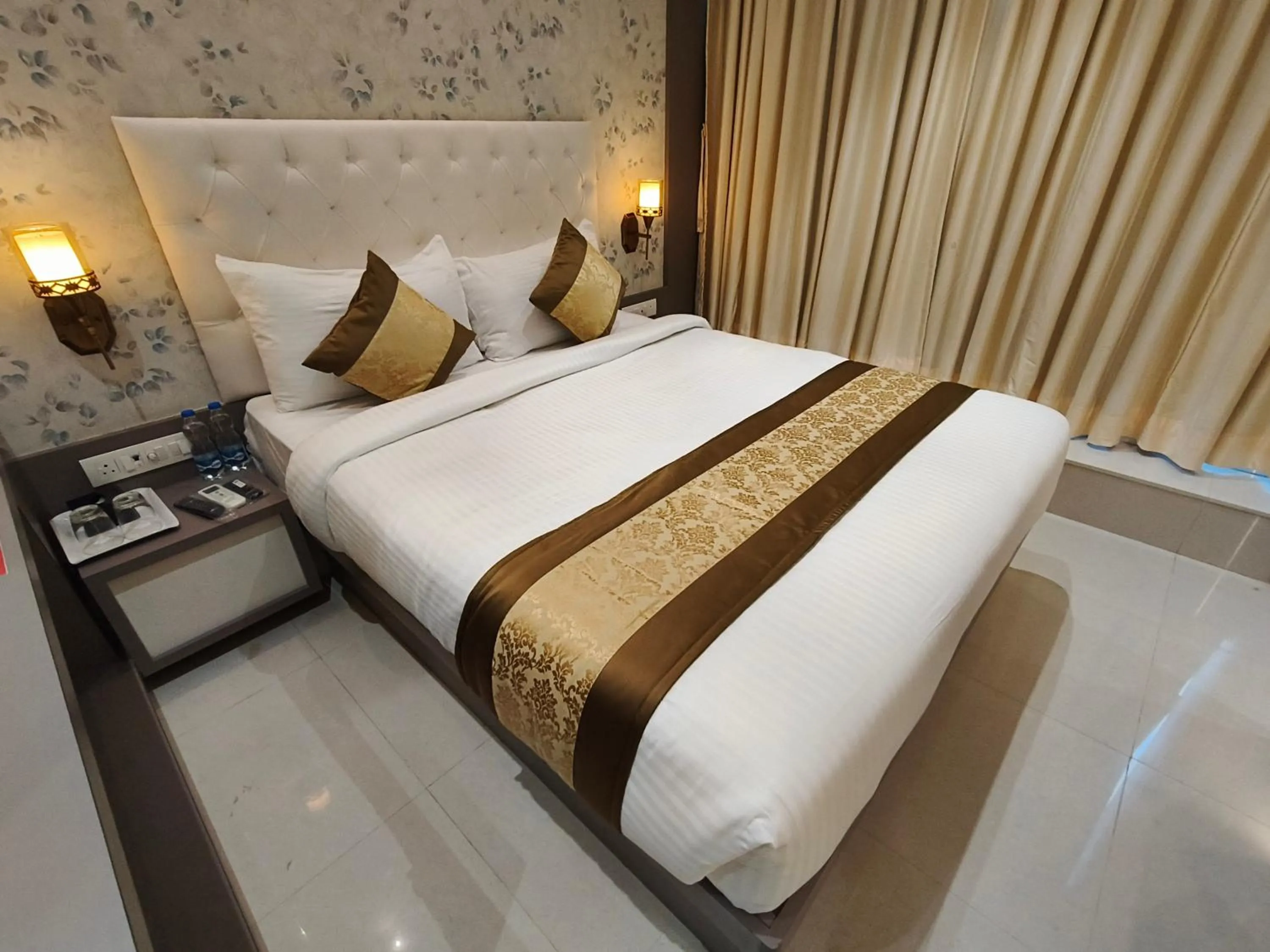 Bed in Hotel Melody Boutique Thane