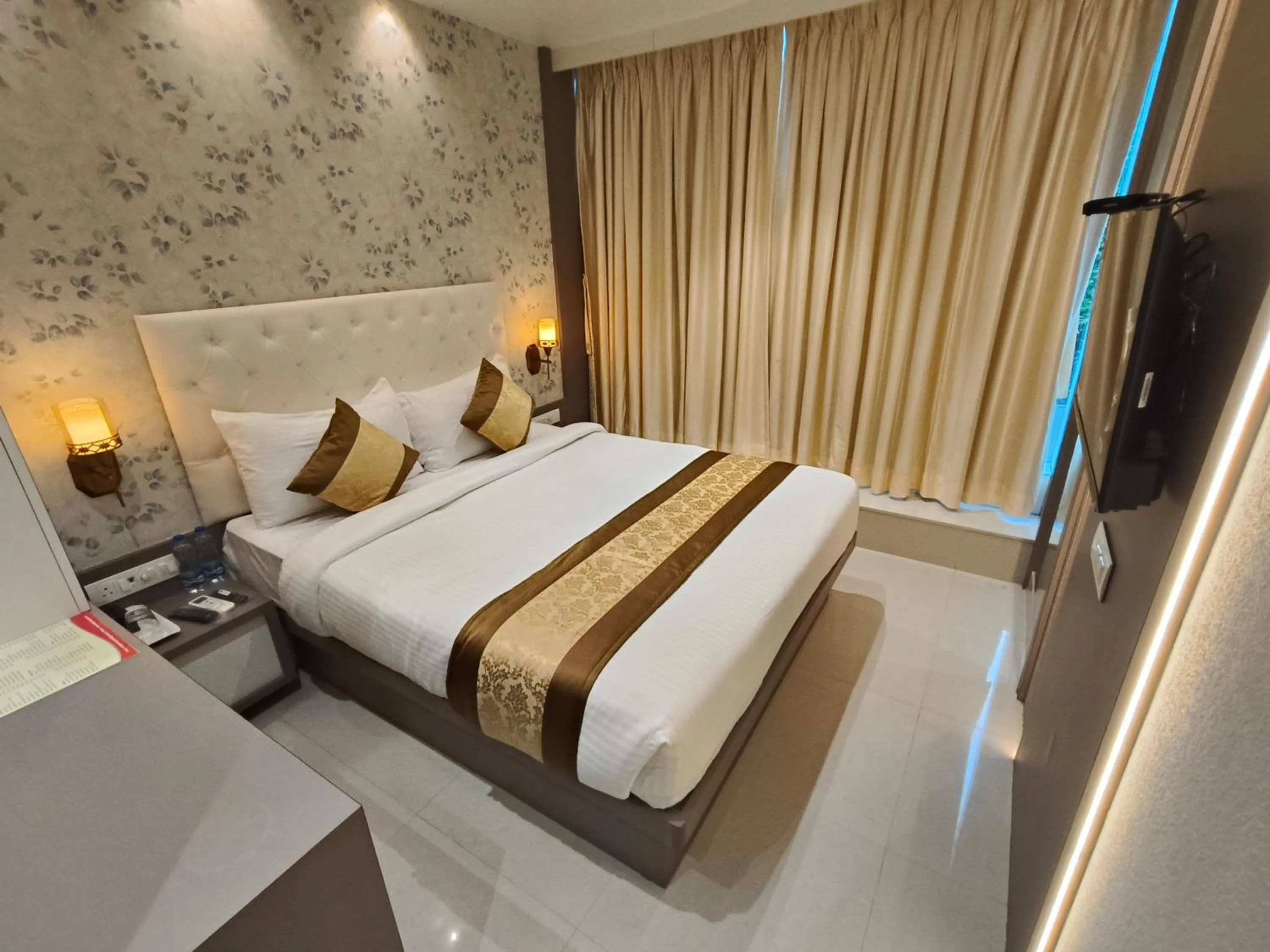 Bed in Hotel Melody Boutique Thane