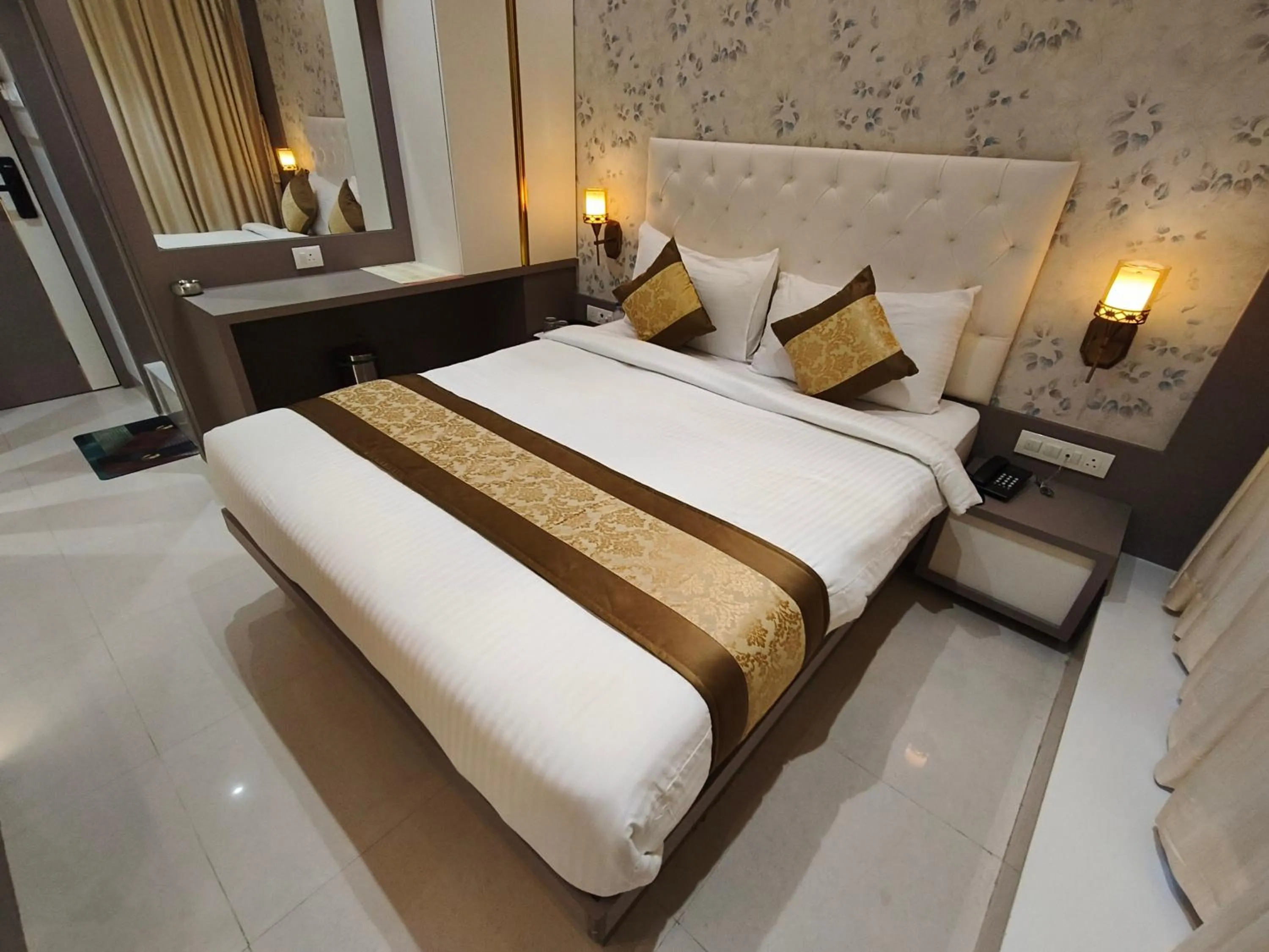 Bed in Hotel Melody Boutique Thane