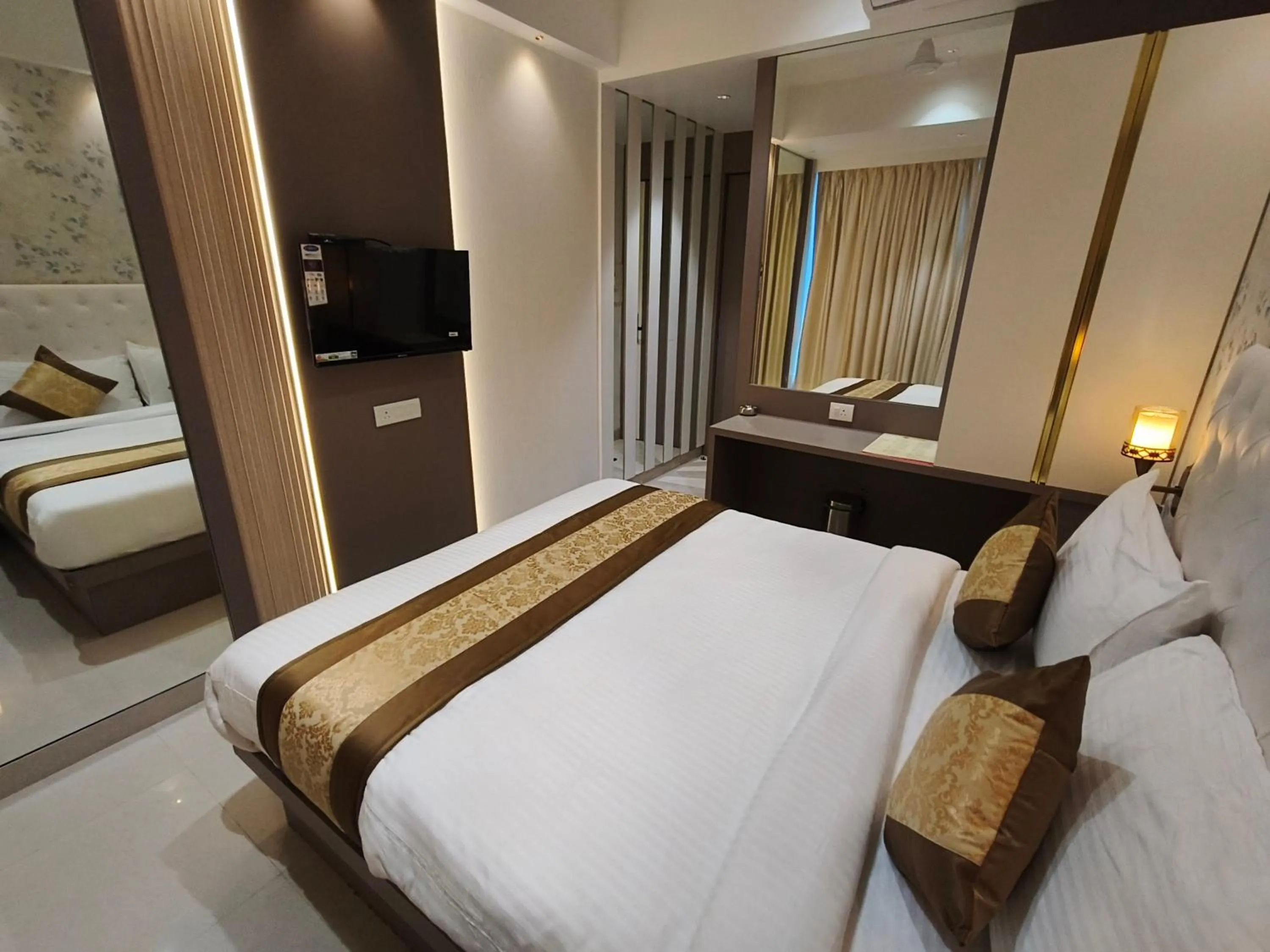 Bed in Hotel Melody Boutique Thane