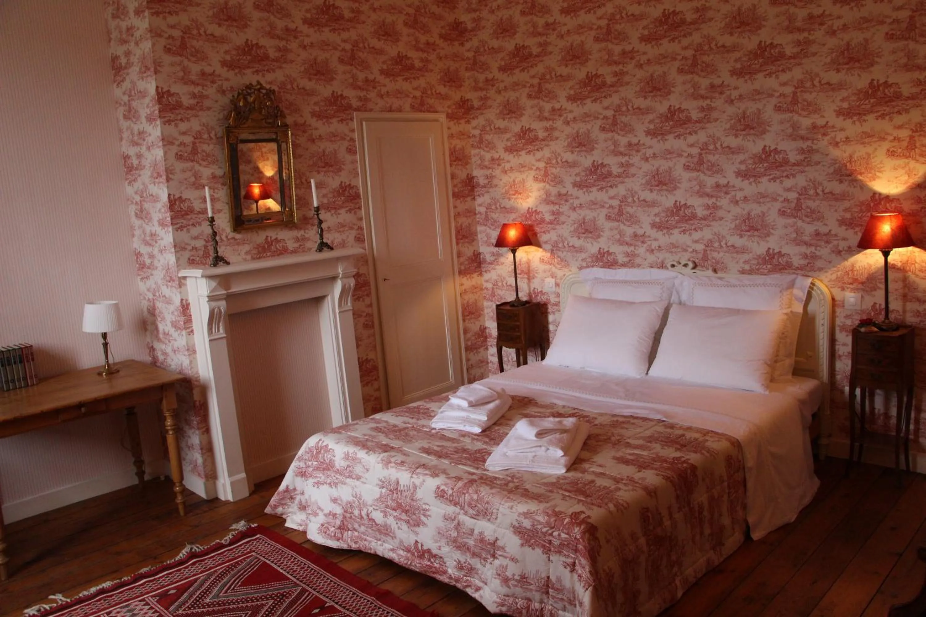 Photo of the whole room, Bed in Le Clos Boutenelle